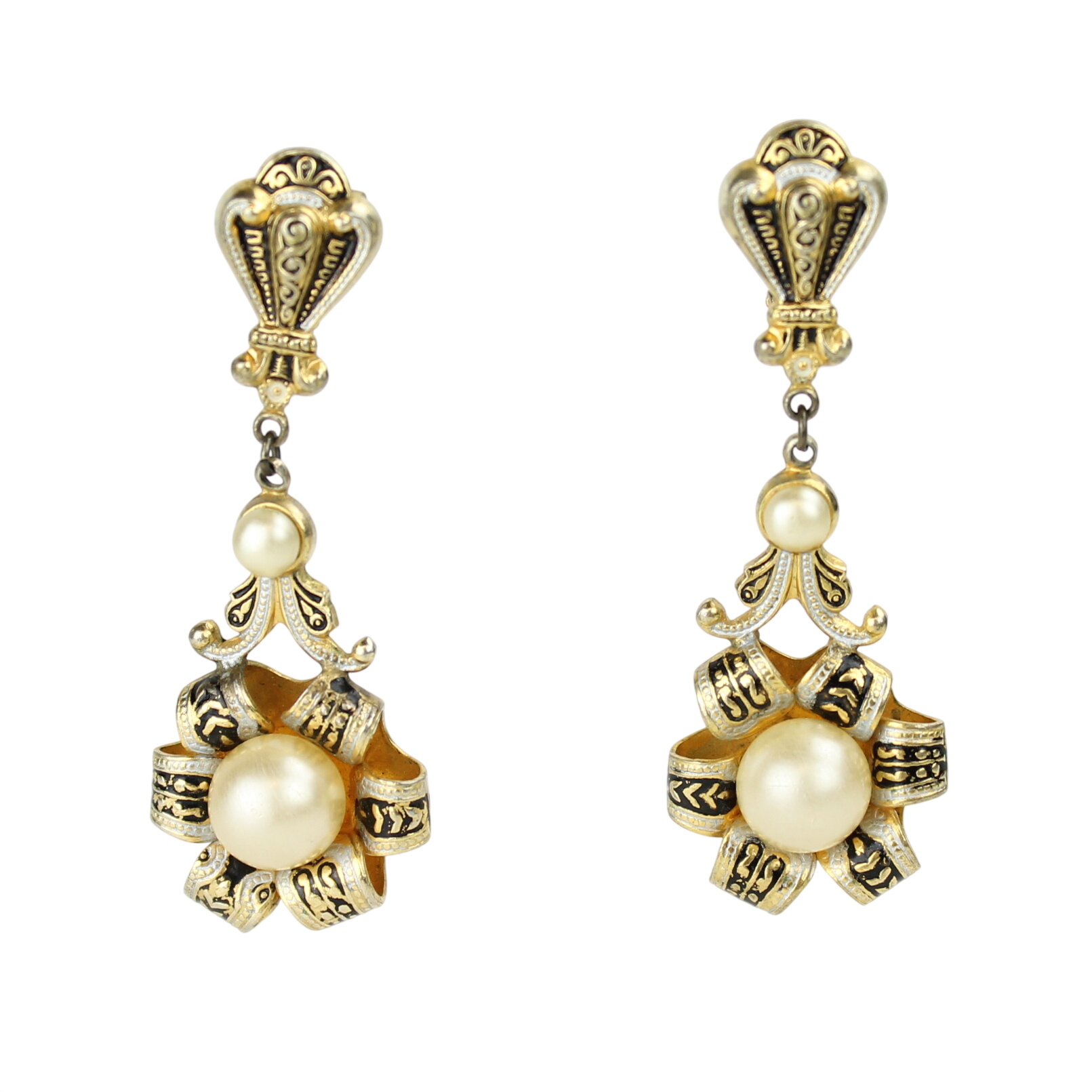Boucles d'oreilles "Clip", Vintage - Métal doré Bon état - 20,00 € Boucles d'oreilles "Clip", Vintage - Métal doré Bon état reconditionné disponible sur Label Emmaüs