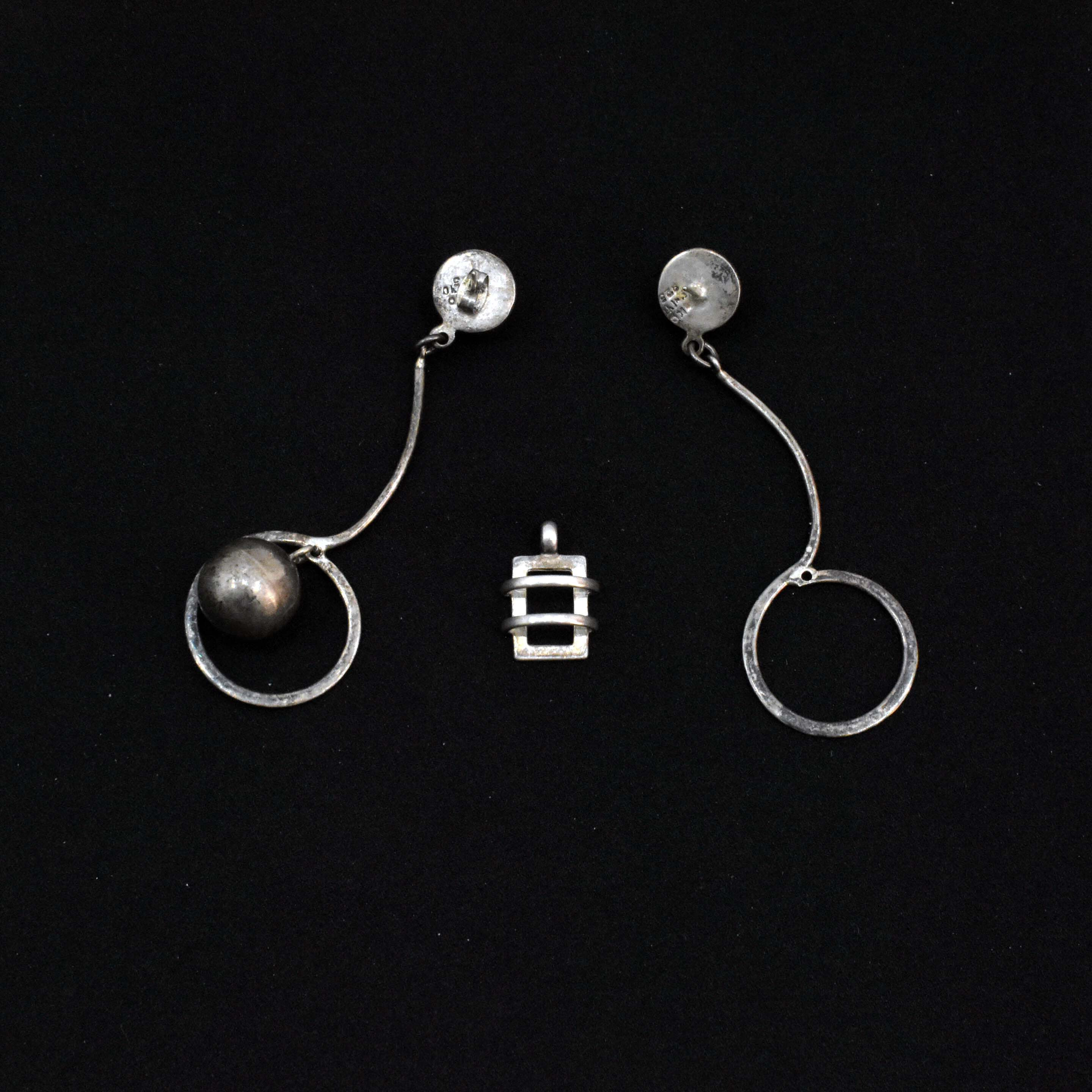 Voir photo 2 de Boucles d'Oreilles & Pendentif Incomplets - Argent 925 Boucles d'Oreilles & Pendentif Incomplets - Argent 925 État correct reconditionné photo 2