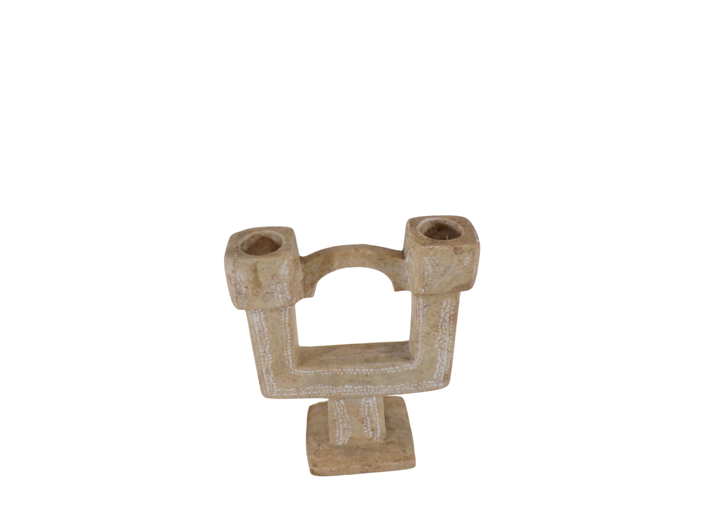 Acheter Bougeoir double artisanal en pierre sculptée Très bon état - 25,00 € Bougeoir double artisanal en pierre sculptée Très bon état reconditionné disponible sur Label Emmaüs