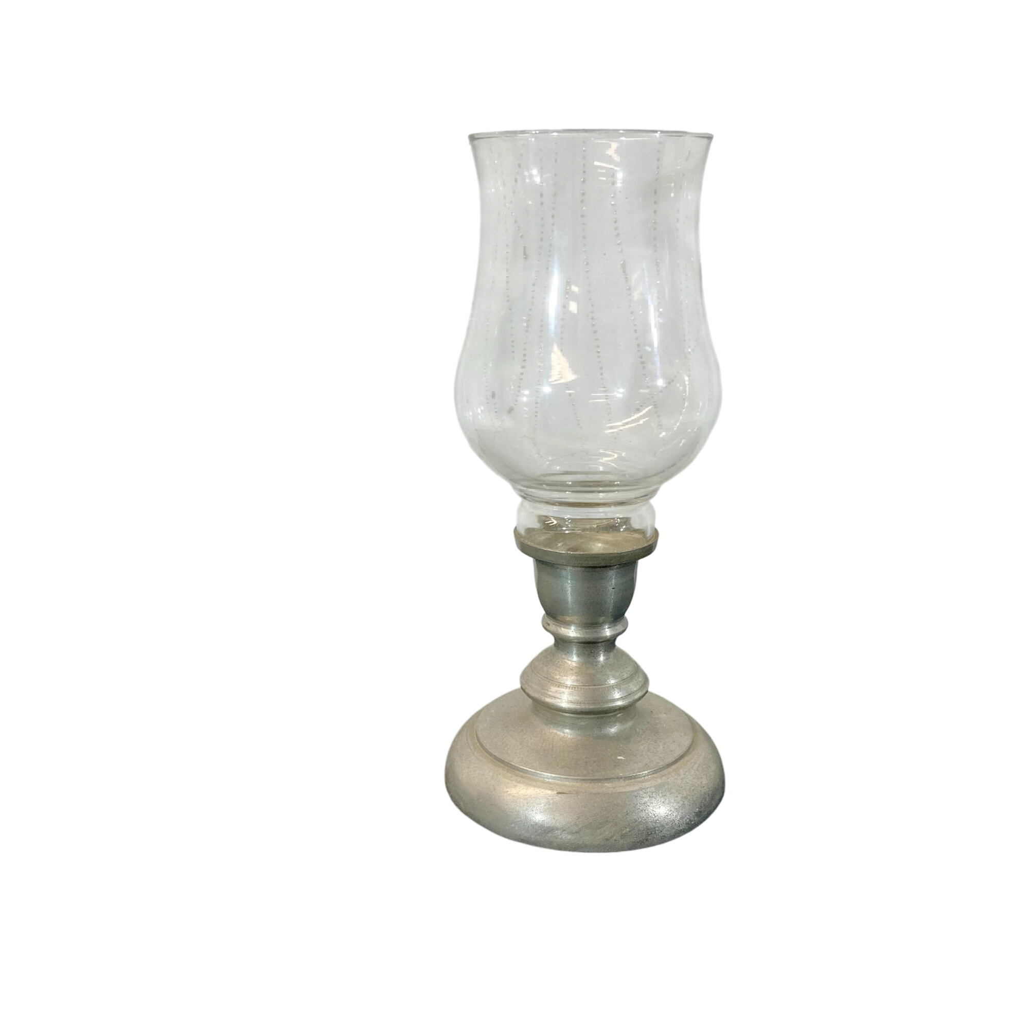 Bougeoir en étain et verre Très bon état - 12,00 € Bougeoir en étain et verre Très bon état reconditionné disponible sur Label Emmaüs
