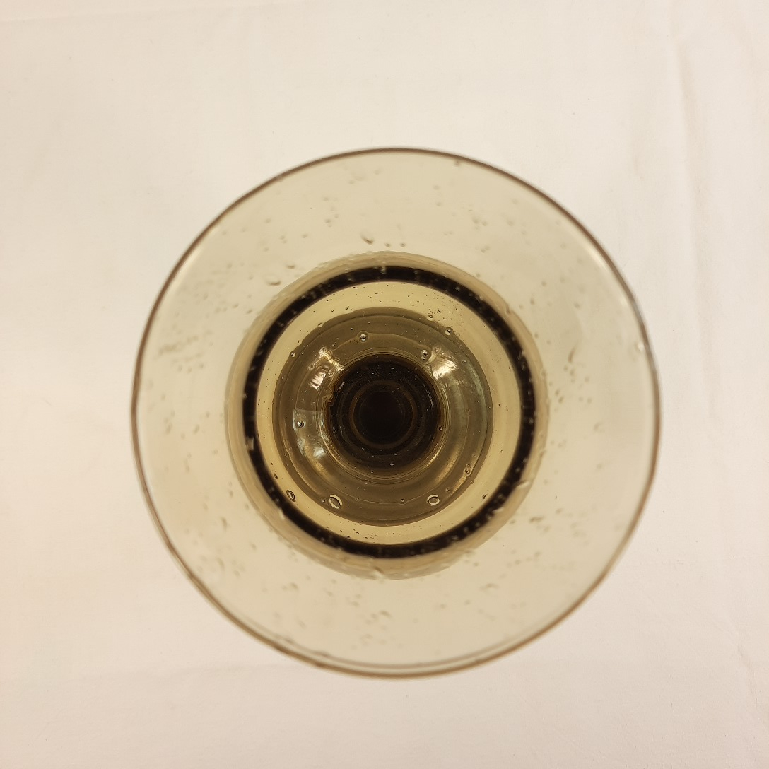 Voir photo 3 de Bougeoir en verre bullé mordoré style Biot sur pied en étain gris Bougeoir en verre bullé mordoré style Biot sur pied en étain gris Très bon état reconditionné photo 3