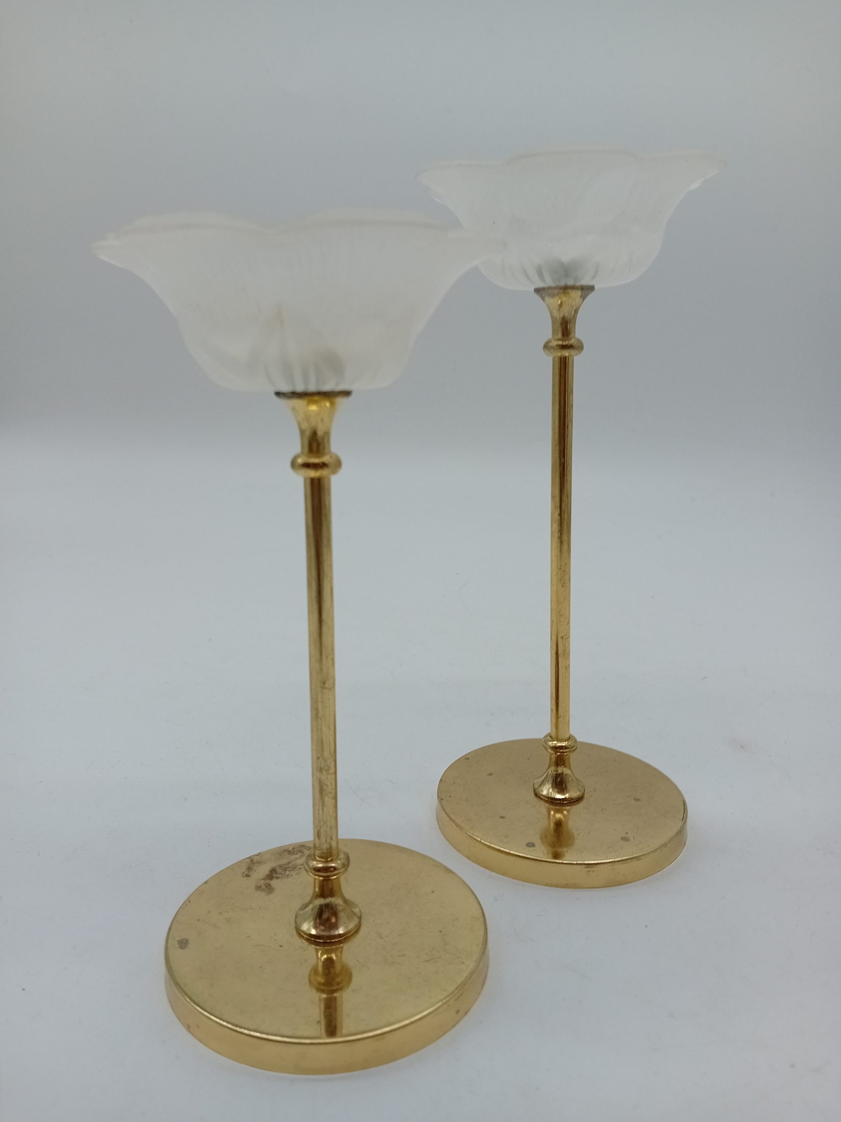 Voir photo 2 de Bougeoirs Tulipe Laiton Verre Dépoli (O326) Bougeoirs Tulipe Laiton Verre Dépoli (O326) Bon état reconditionné photo 2