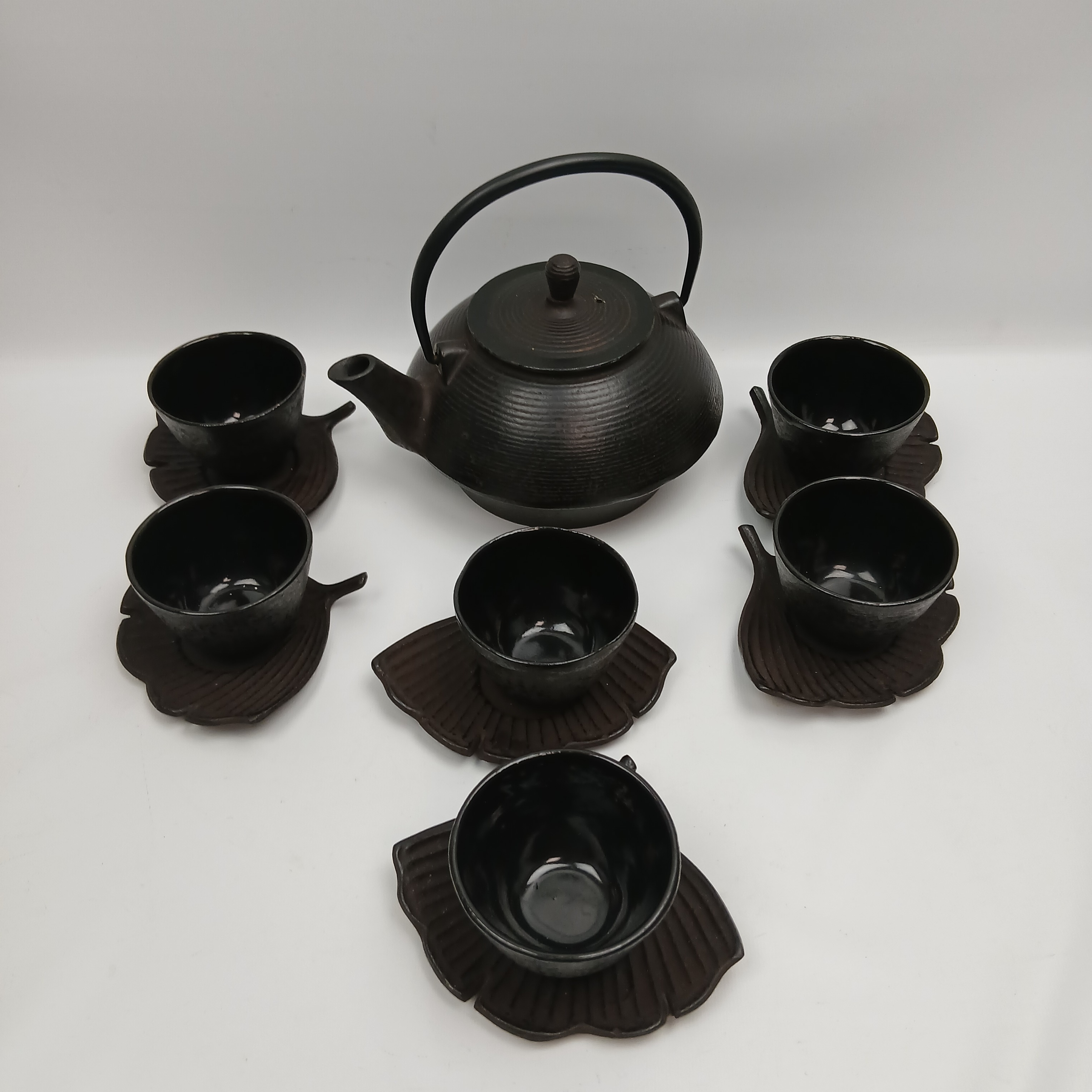Bouilloire Tetsubin en fonte Nanbu Tekki - Fonderie Sanwa (Morioka, Japon) - 60,00 € Bouilloire Tetsubin en fonte Nanbu Tekki - Fonderie Sanwa (Morioka, Japon) reconditionné disponible sur Label Emmaüs