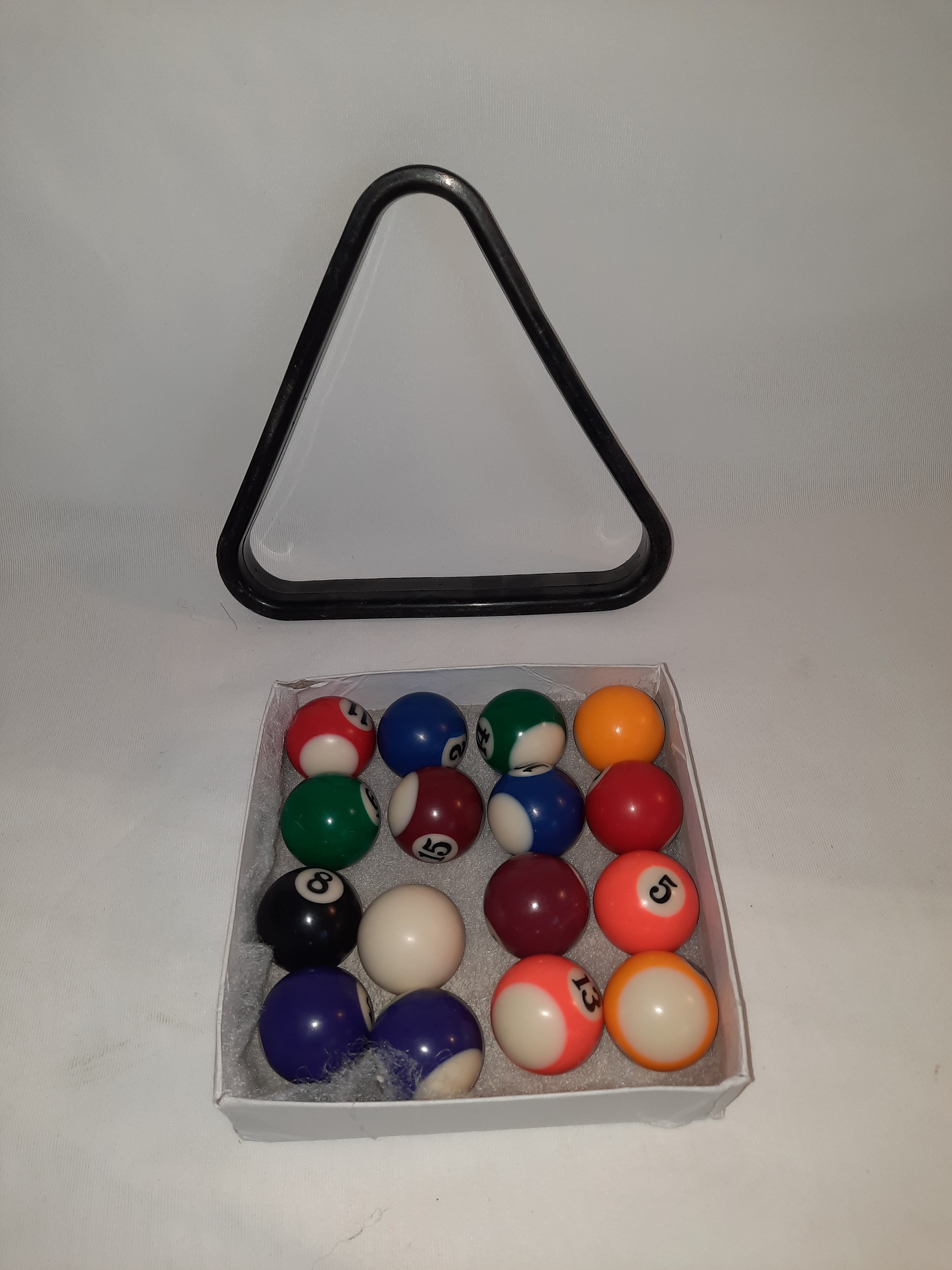 Voir photo 3 de Boules d'un mini billard et un triangle Boules d'un mini billard et un triangle État correct reconditionné photo 3