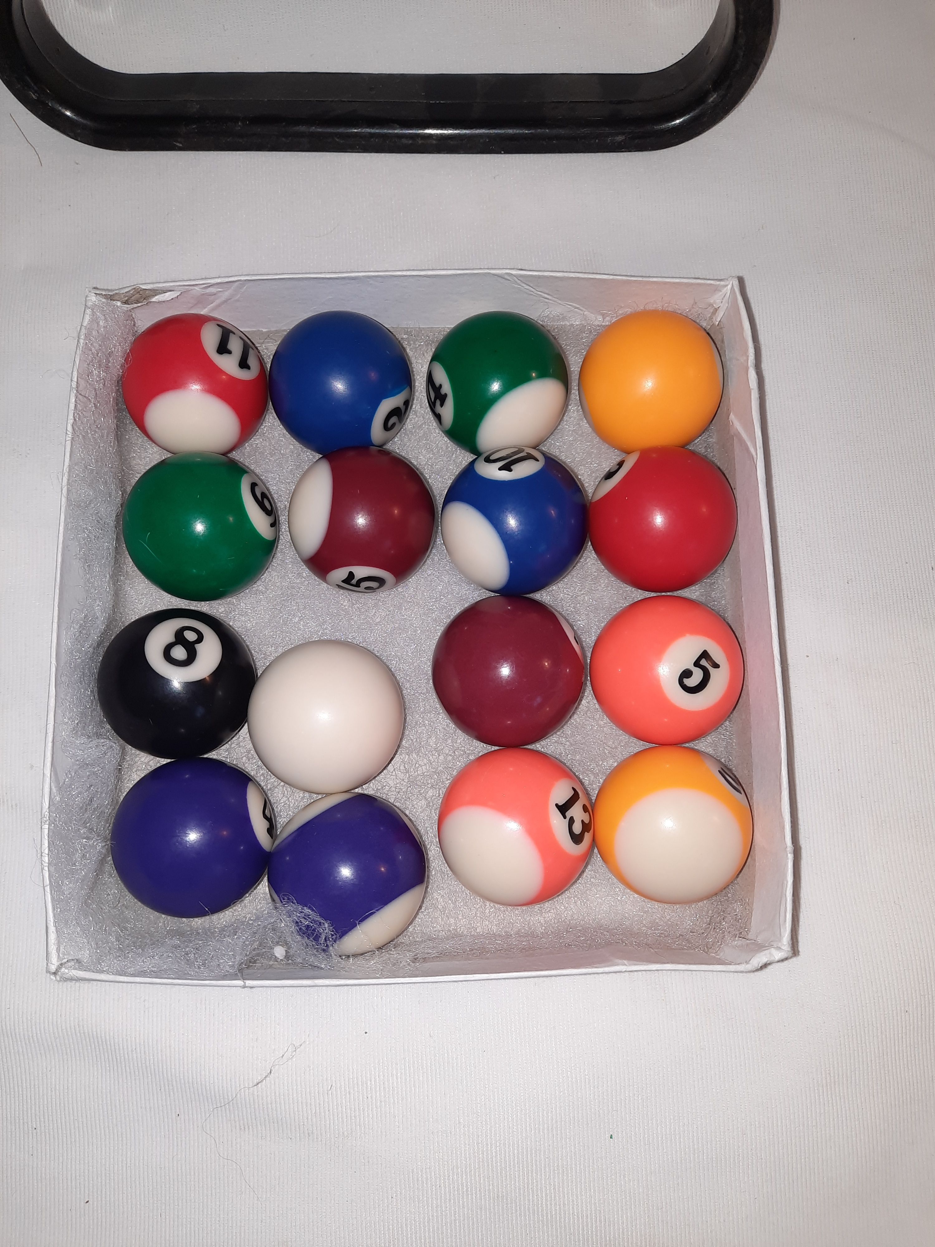 Voir photo 4 de Boules d'un mini billard et un triangle Boules d'un mini billard et un triangle État correct reconditionné photo 4