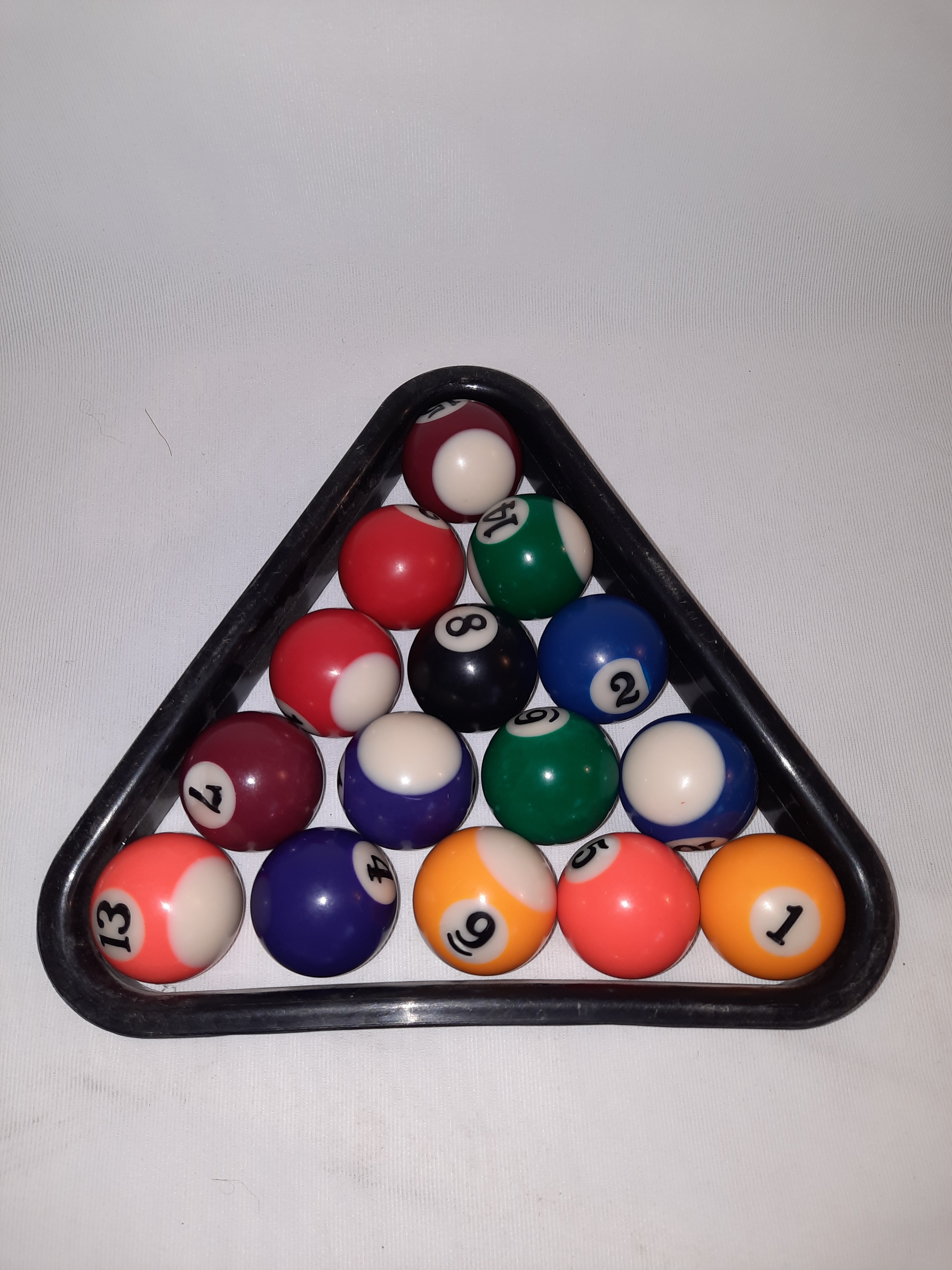Voir photo 5 de Boules d'un mini billard et un triangle Boules d'un mini billard et un triangle État correct reconditionné photo 5
