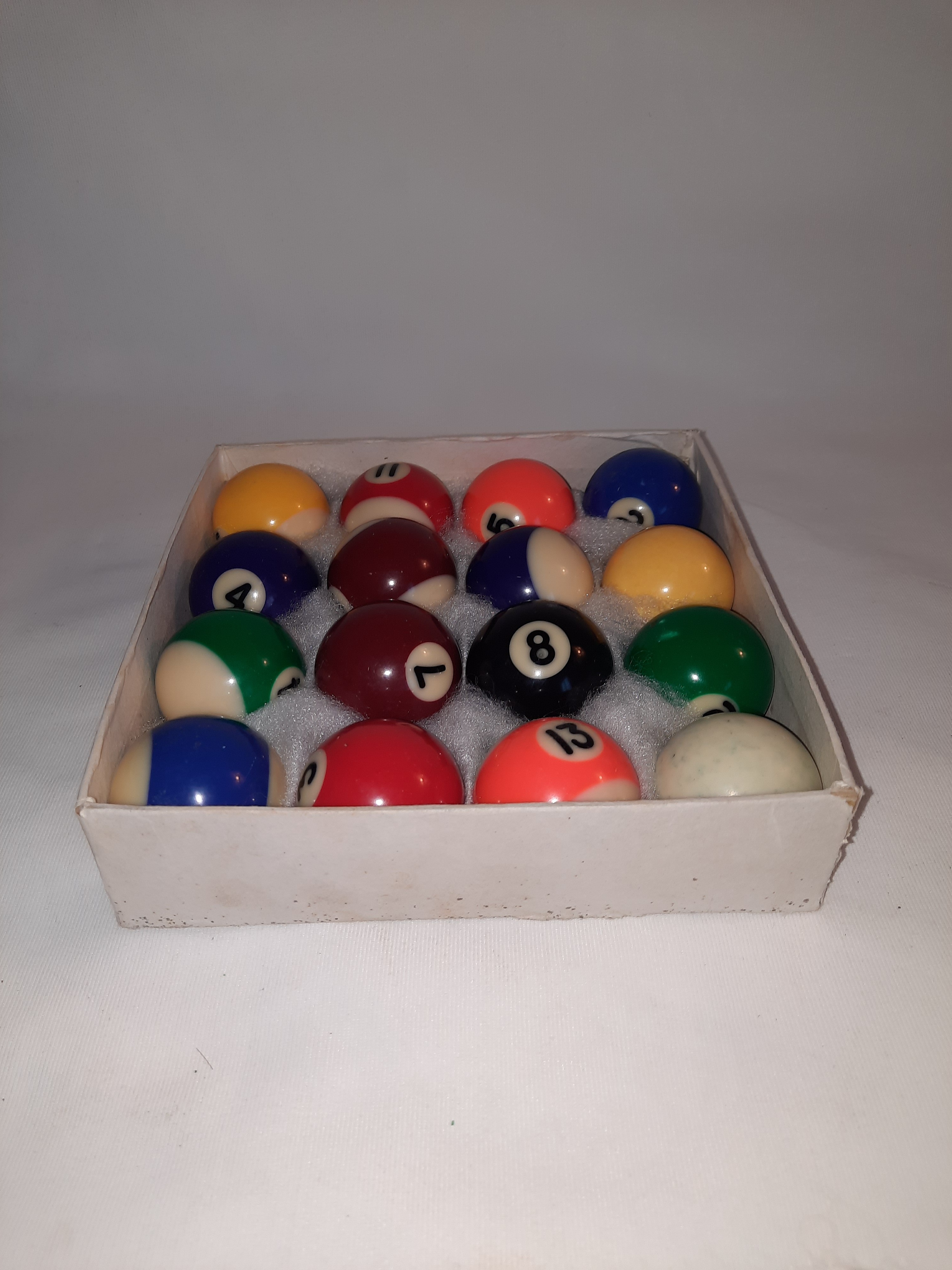 Voir photo 6 de Boules d'un mini billard et un triangle Boules d'un mini billard et un triangle État correct reconditionné photo 6
