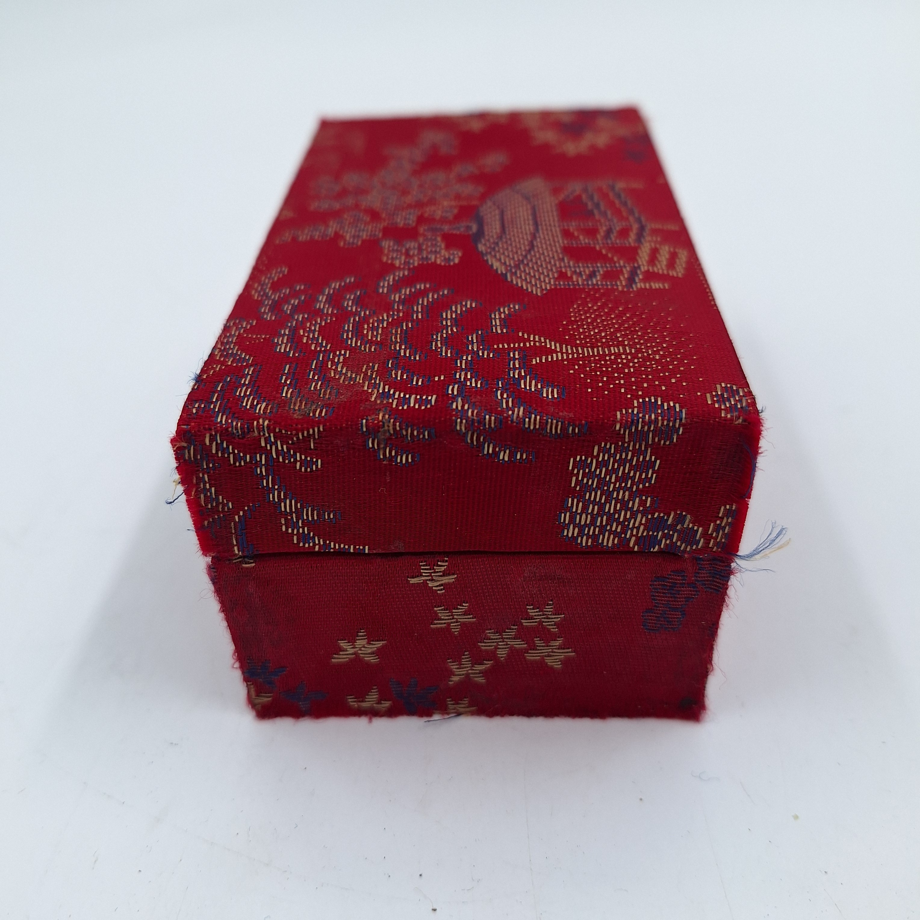 Voir photo 4 de Boules de relaxation chinoise. Les boules représentent un Phoenix et un dragon. Creuses et sonores. Fabrication selon la méthode du cloisonné. Boules de relaxation chinoise. Les boules représentent un Phoenix et un dragon. Creuses et sonores. Fabrication selon la méthode du cloisonné. Très bon état reconditionné photo 4