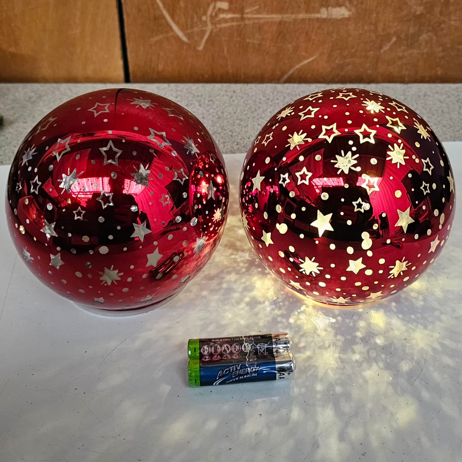 Voir photo 3 de Boules décoratives de Noël LED en verre ( avec piles ) Boules décoratives de Noël LED en verre ( avec piles ) Parfait état reconditionné photo 3