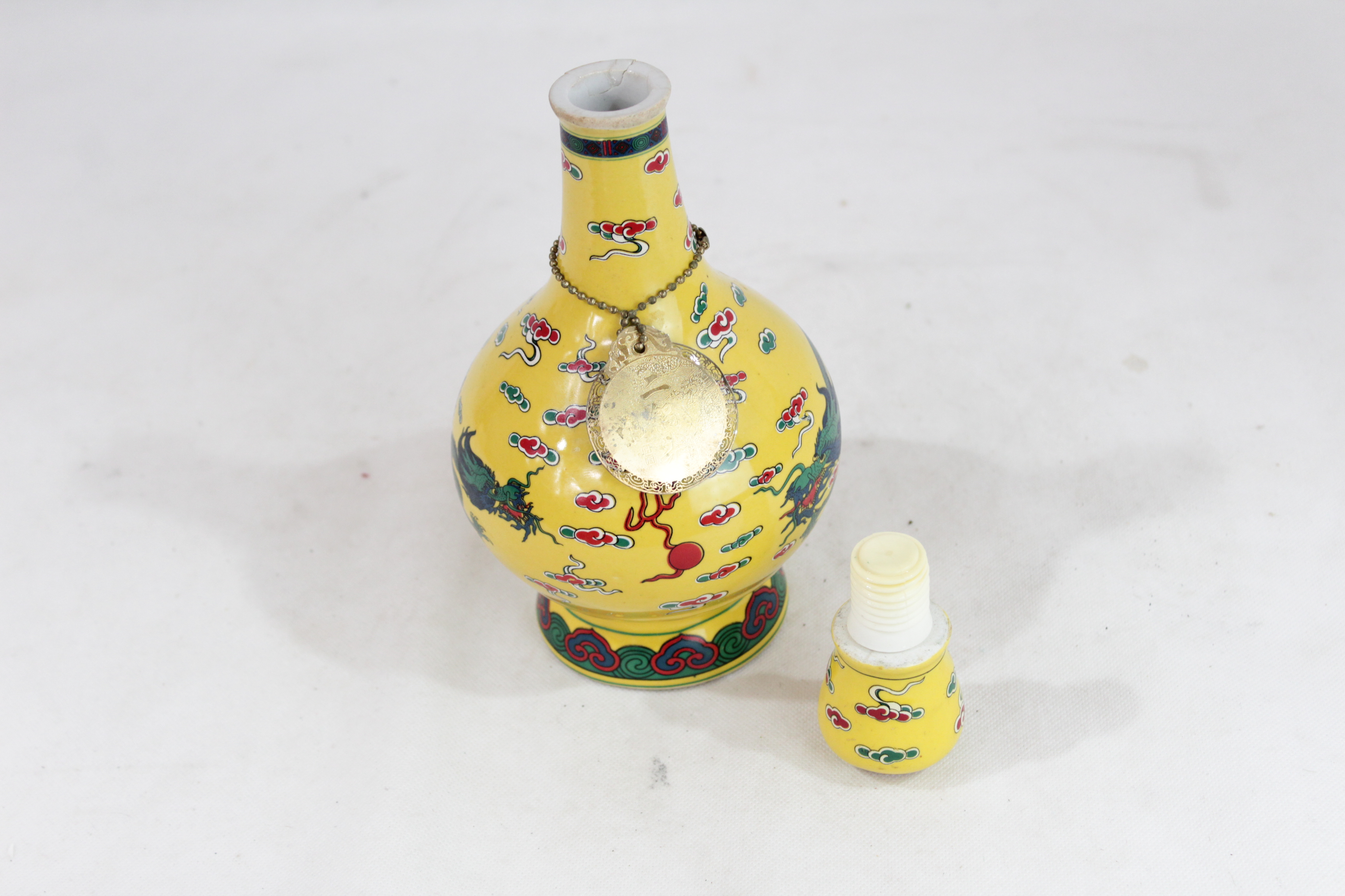 Voir photo 2 de Bouteille chinoise en céramique Bouteille chinoise en céramique État correct reconditionné photo 2