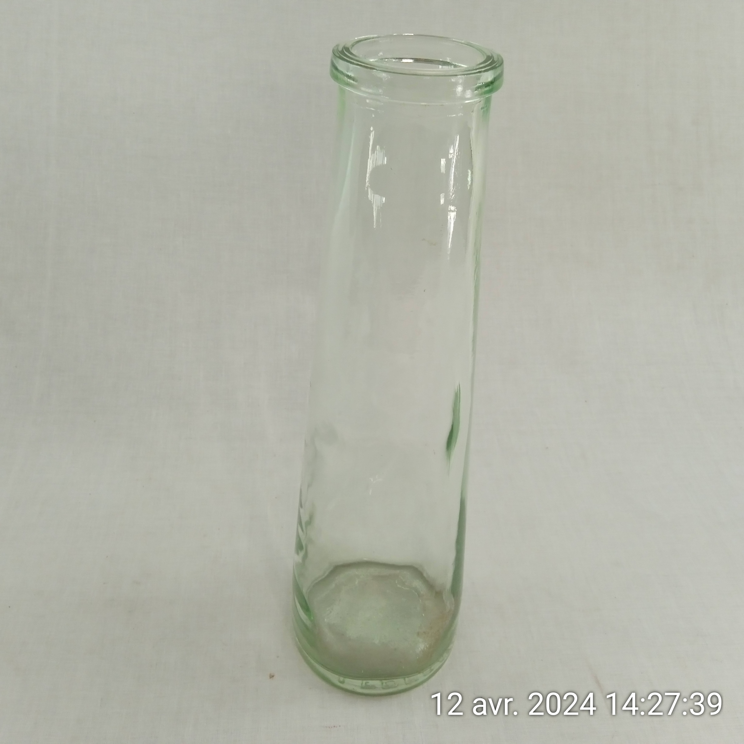 Bouteille en verre Lerebourg et Bisson 8 Bon état - 14,00 € Bouteille en verre Lerebourg et Bisson 8 Bon état reconditionné disponible sur Label Emmaüs