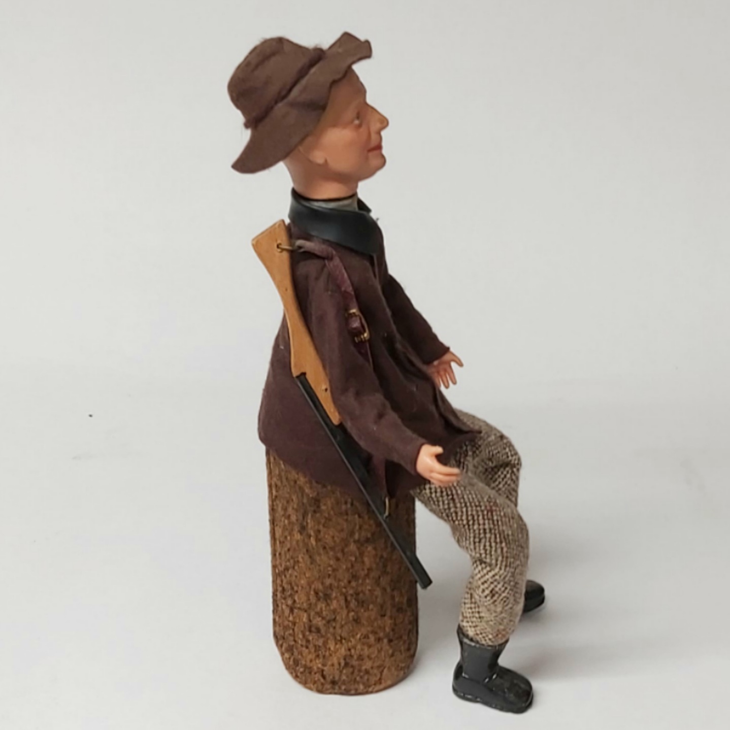 Voir photo 2 de bouteille -figurine d'un chasseur bouteille -figurine d'un chasseur Bon état reconditionné photo 2