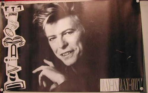 Acheter Bowie David - 55x87 cm - AFFICHE / POSTER État correct - 16,99 € Bowie David - 55x87 cm - AFFICHE / POSTER État correct reconditionné disponible sur Fnac