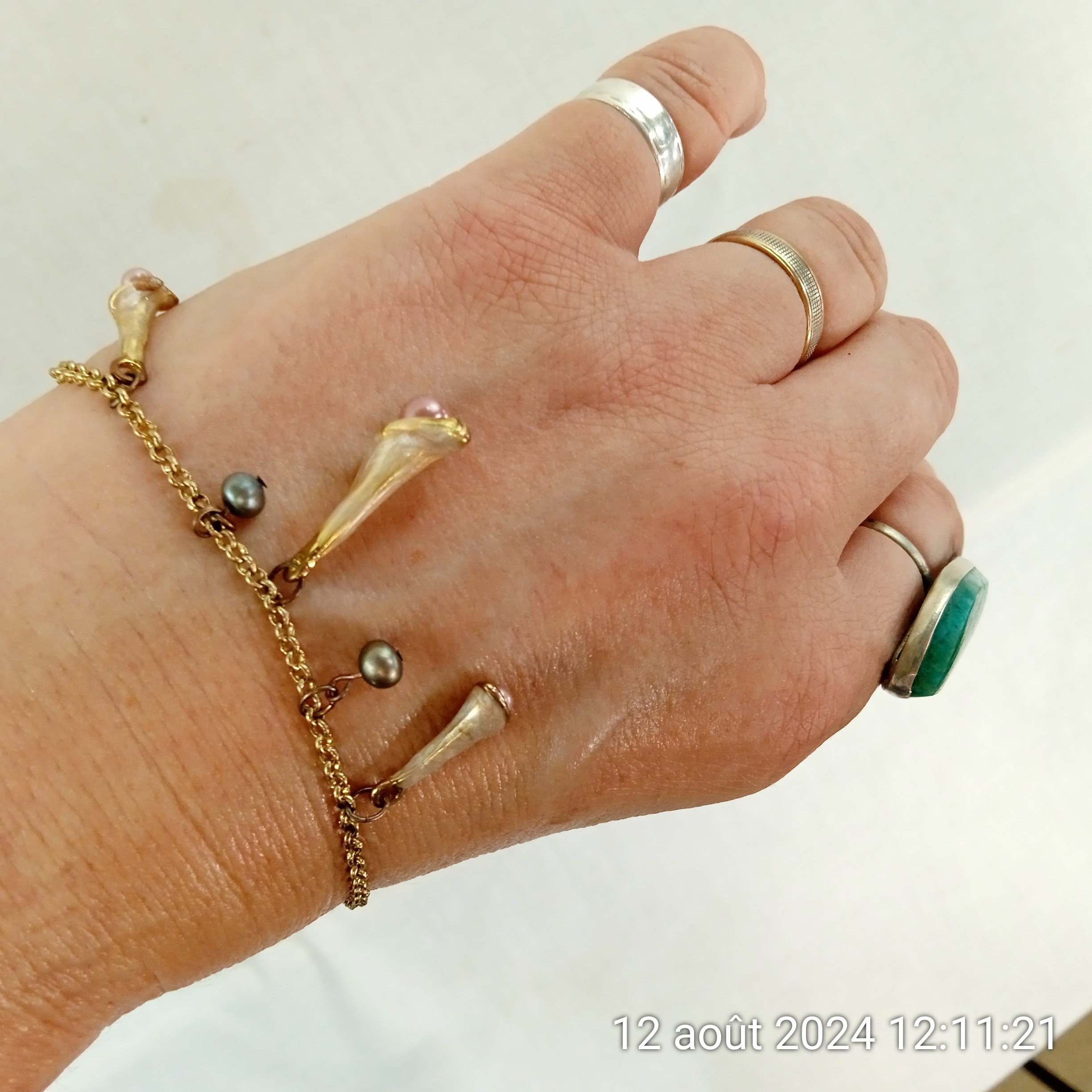 Voir photo 5 de Bracelet avec breloques à perles PILGRIM vintage Bracelet avec breloques à perles PILGRIM vintage reconditionné photo 5