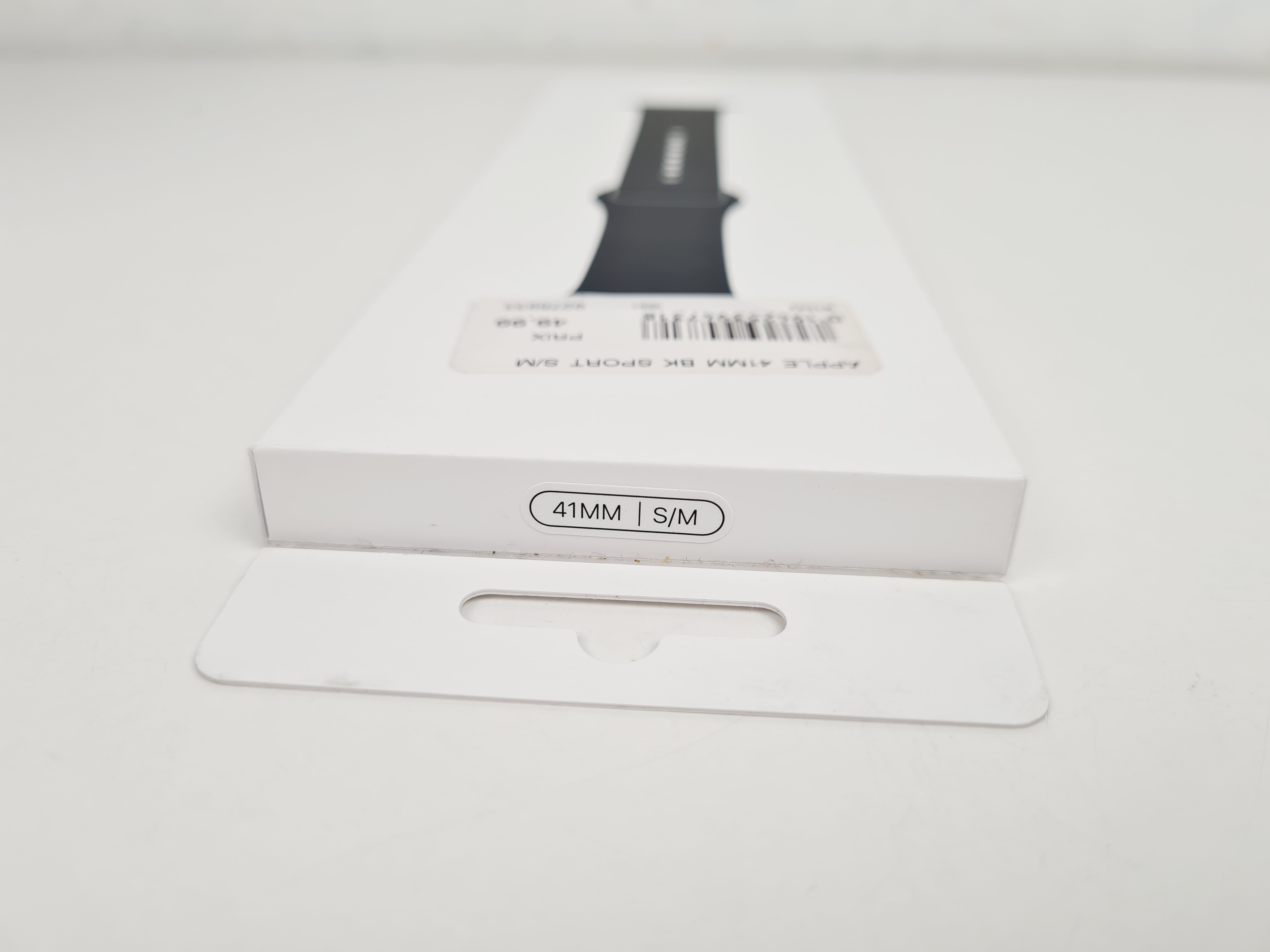 Voir photo 2 de Bracelet Sport - Apple Watch - Watch series 9 - 41 mm S/M Bracelet Sport - Apple Watch - Watch series 9 - 41 mm S/M neuf reconditionné photo 2