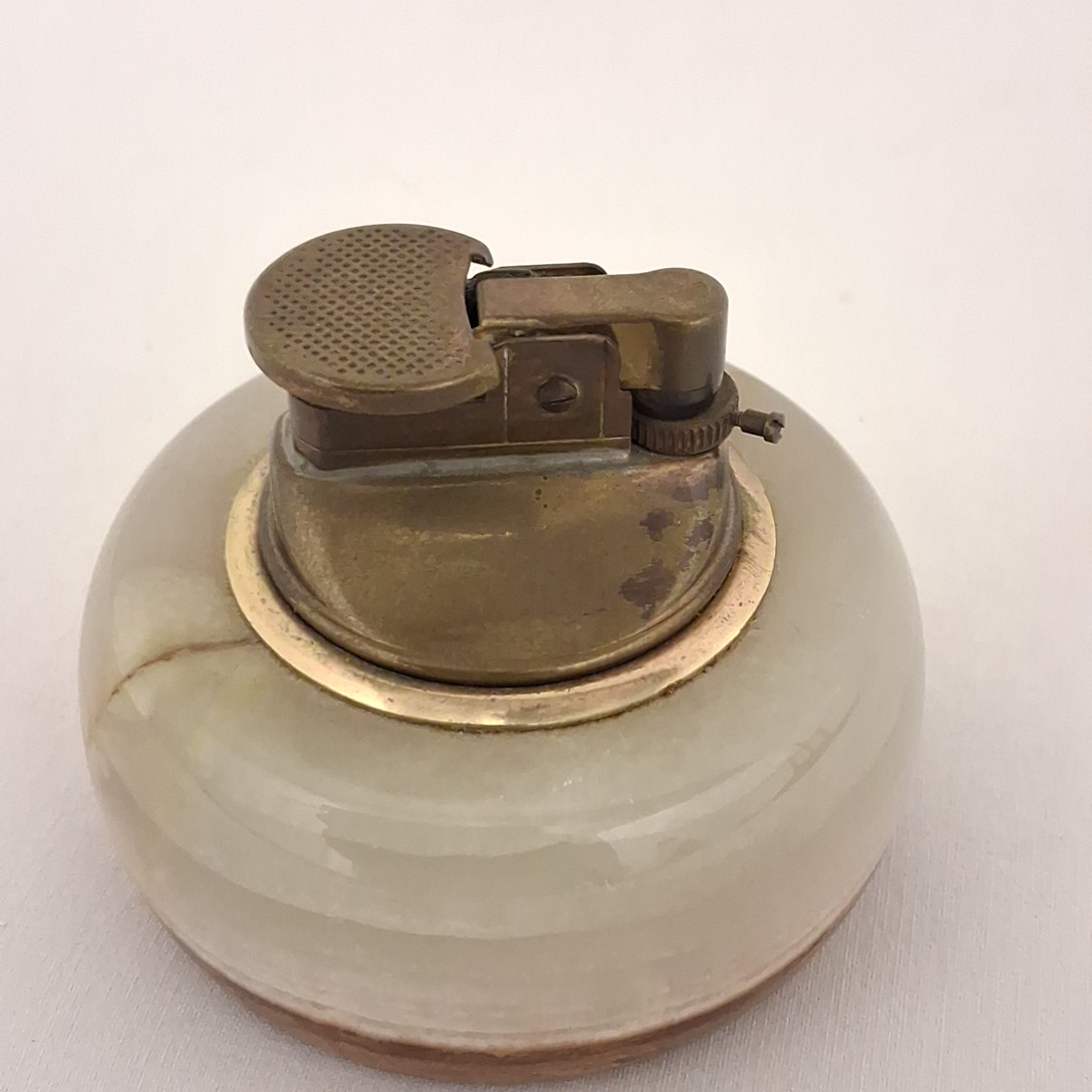 Voir photo 3 de Briquet de table en pierre onyx Briquet de table en pierre onyx reconditionné photo 3