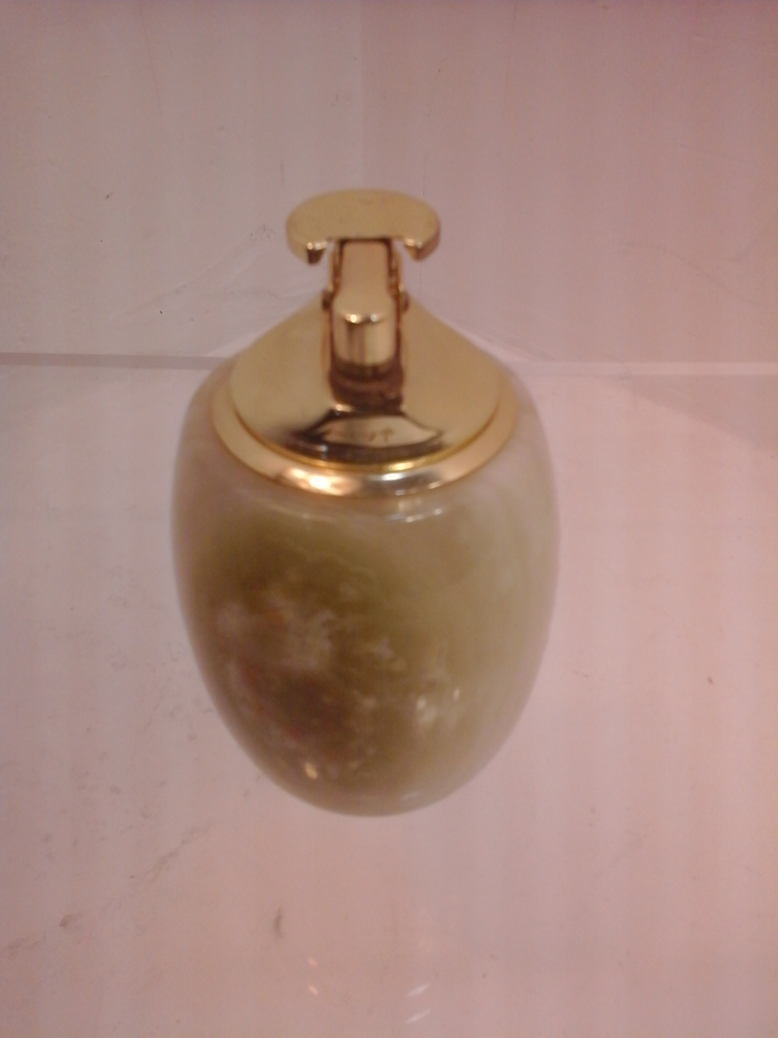 Voir photo 3 de Briquet vintage marbre,style onyx vert avec mécanisme métallique. Briquet vintage marbre,style onyx vert avec mécanisme métallique. Très bon état reconditionné photo 3
