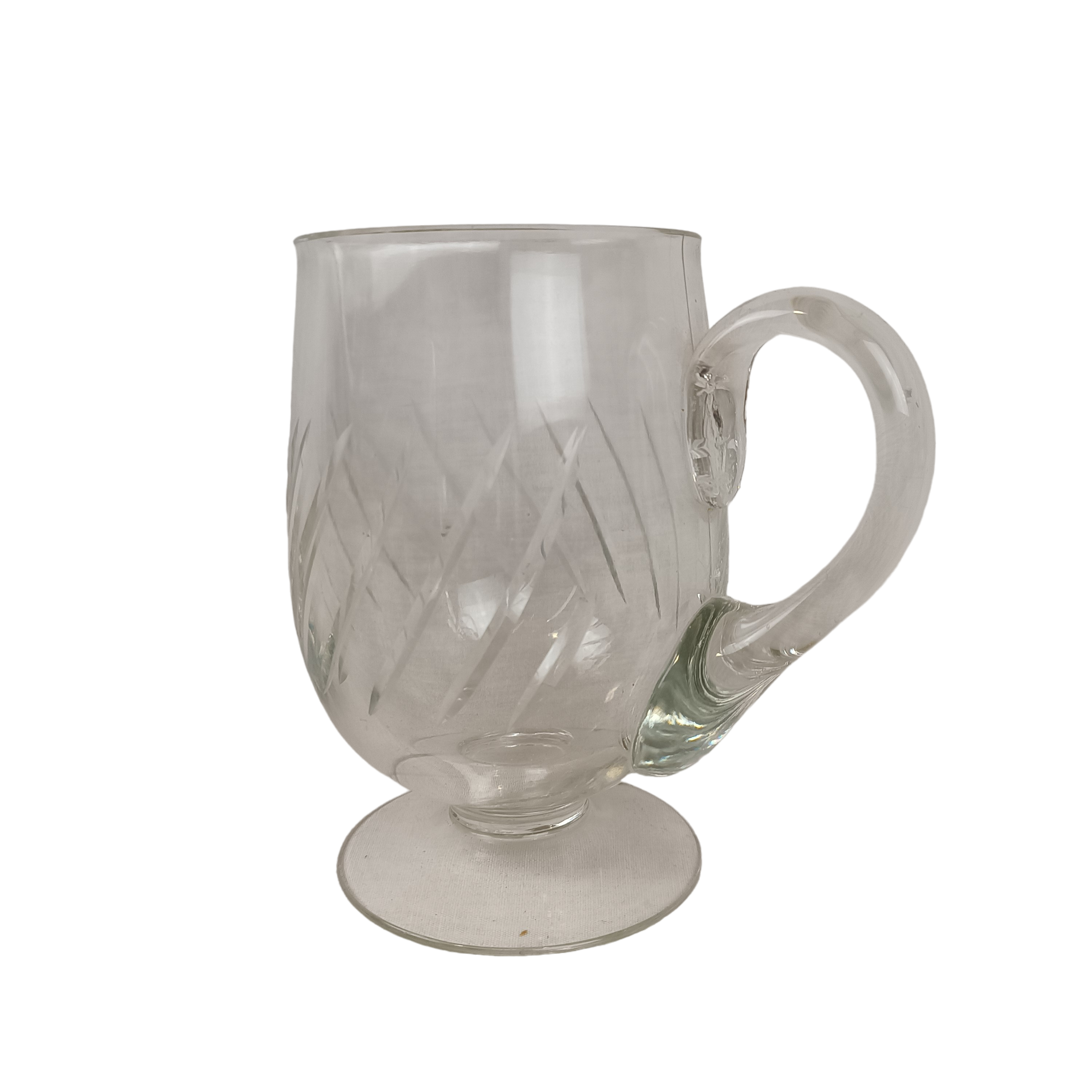 Acheter Broc / pichet vintage à eau , taillé, en cristal Bon état - 11,55 € Broc / pichet vintage à eau , taillé, en cristal Bon état reconditionné disponible sur Label Emmaüs