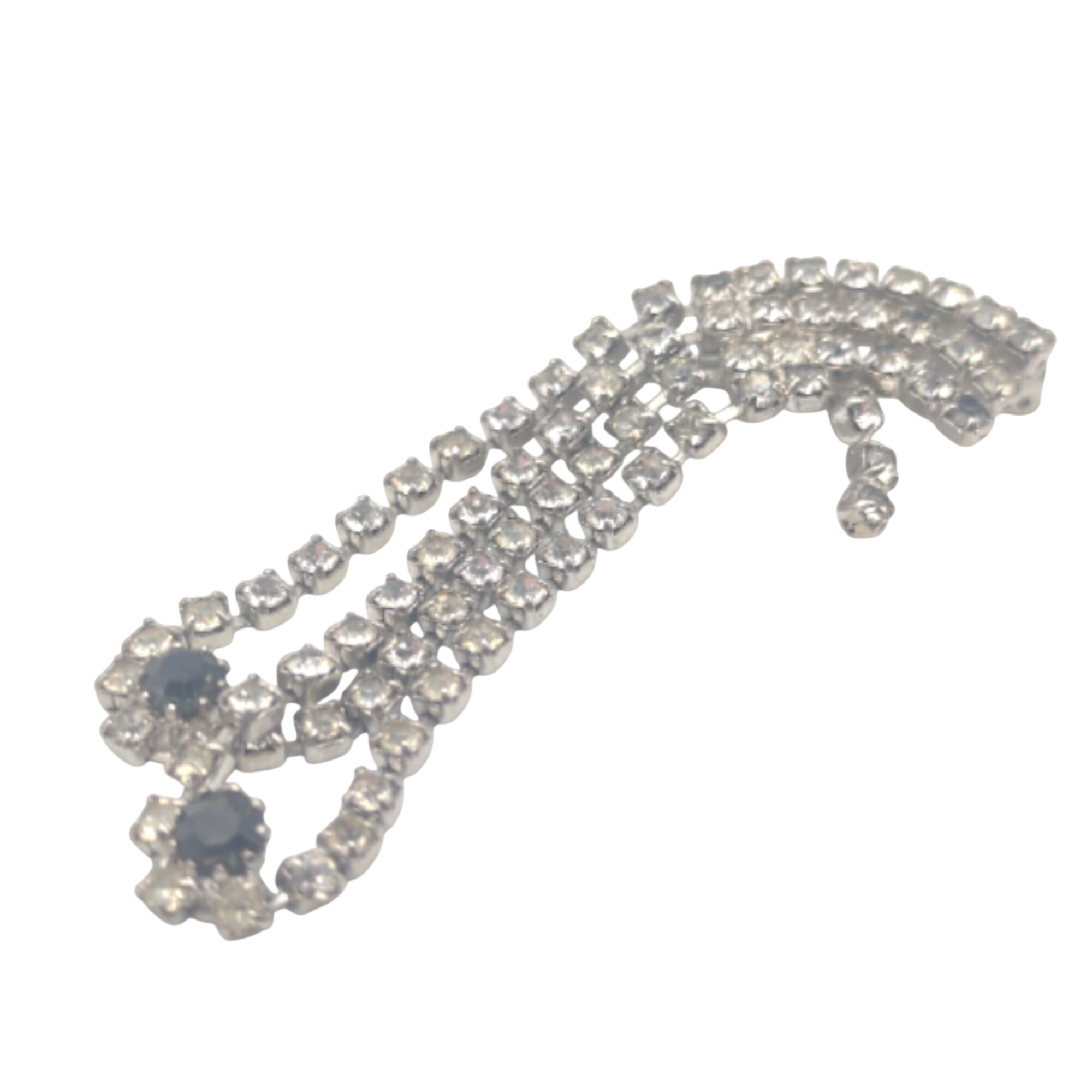 Broche strass de brillants Très bon état - 22,00 € Broche strass de brillants Très bon état reconditionné disponible sur Label Emmaüs