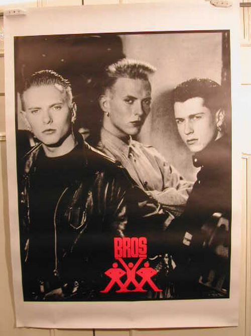 Acheter Bros - 64x90 cm - AFFICHE / POSTER État correct - 17,99 € Bros - 64x90 cm - AFFICHE / POSTER État correct N/A reconditionné disponible sur Fnac