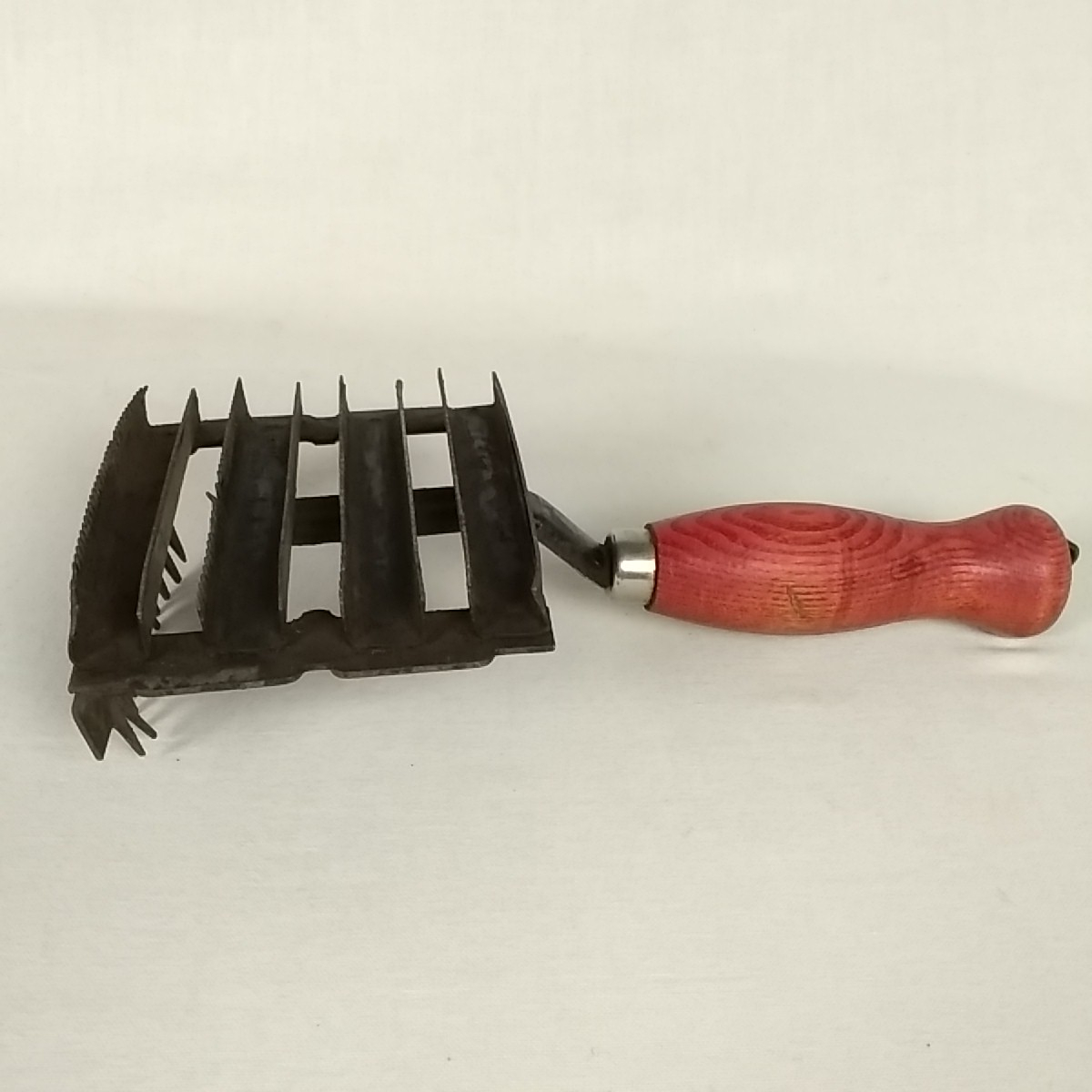 Voir photo 2 de Brosse à crin de cheval ancienne / CURRY / Western Brosse à crin de cheval ancienne / CURRY / Western État correct reconditionné photo 2