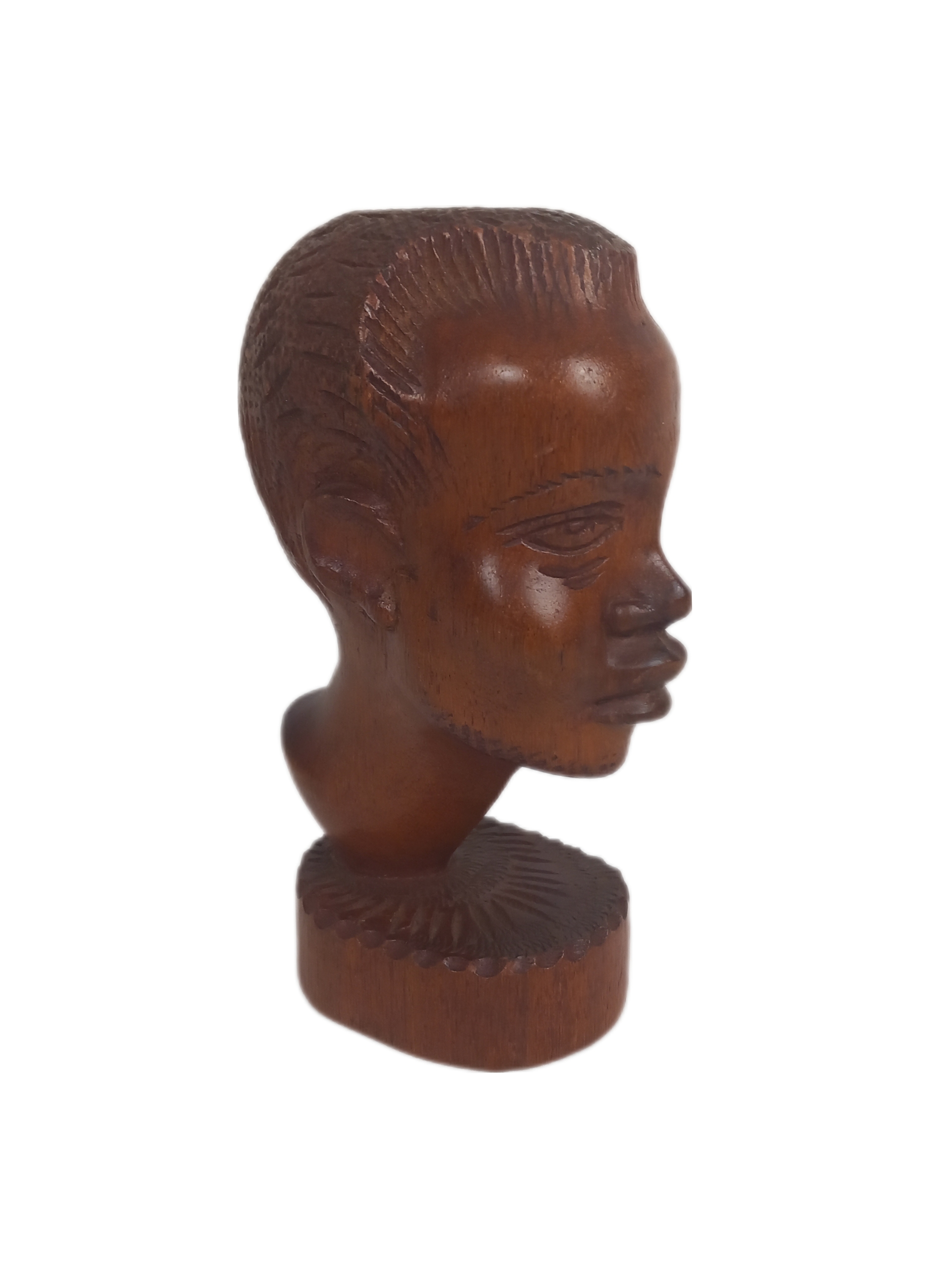 Buste Africain Sculpture Vintage En bois Très bon état - 23,20 € Buste Africain Sculpture Vintage En bois Très bon état reconditionné disponible sur Label Emmaüs