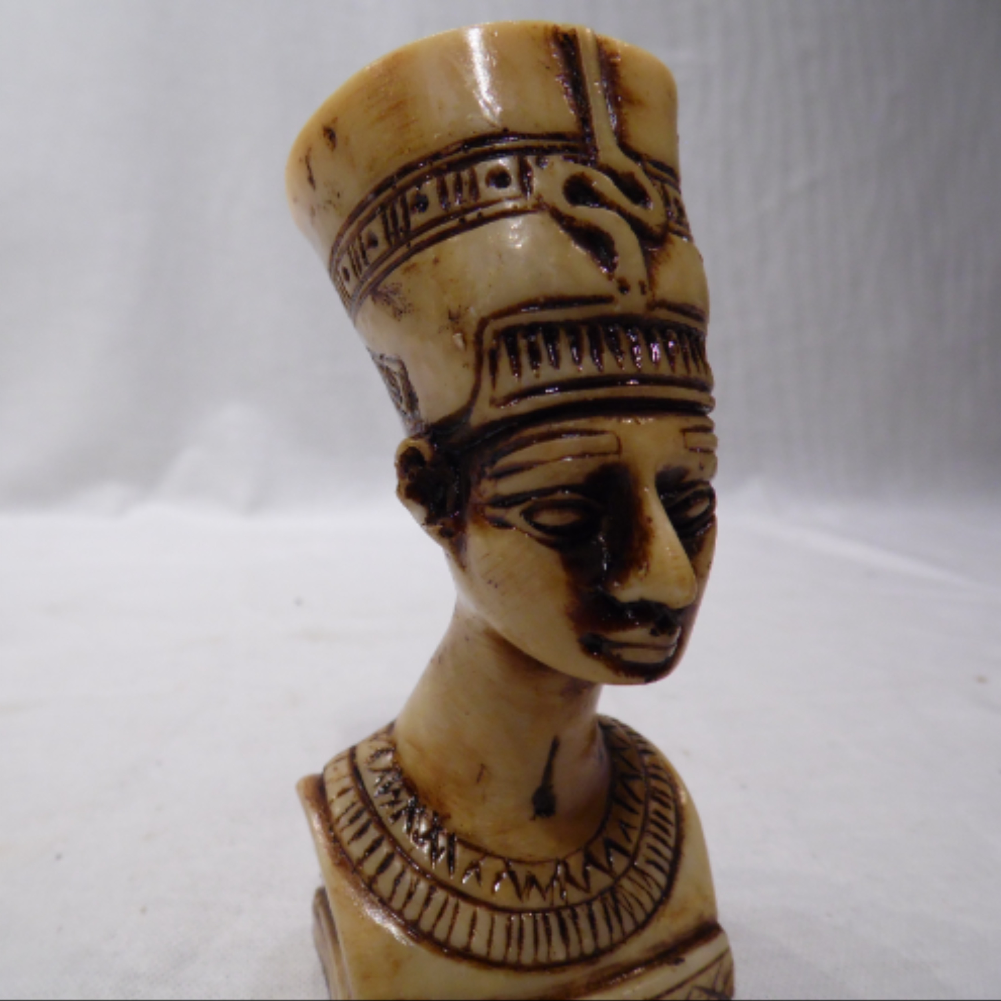 Voir photo 5 de Buste de la reine Néfertiti Buste de la reine Néfertiti Très bon état reconditionné photo 5