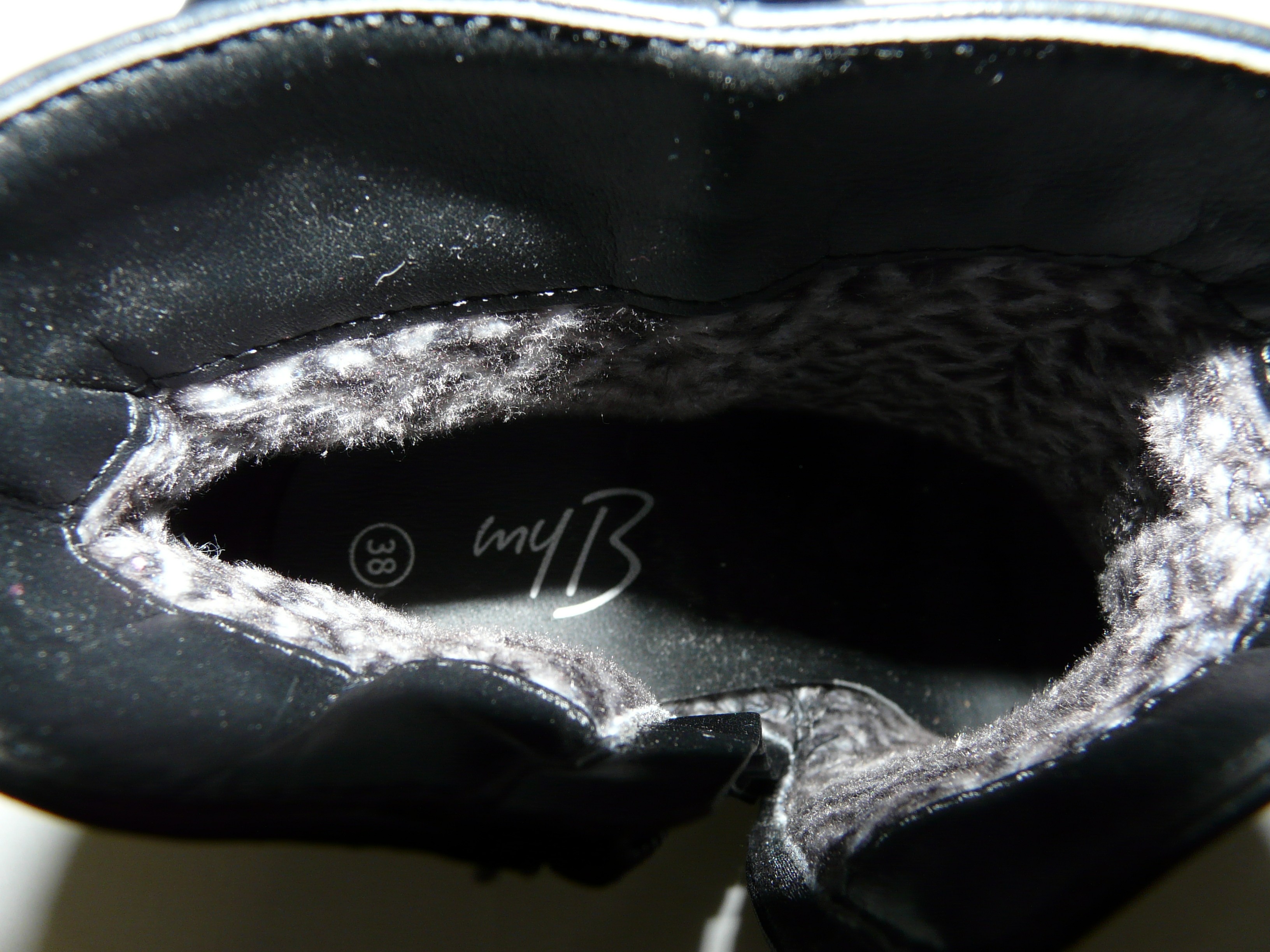 Voir photo 6 de C122 - Bottines à talons - My B - Pointure 38 C122 - Bottines à talons - My B - Pointure 38 Très bon état reconditionné photo 6