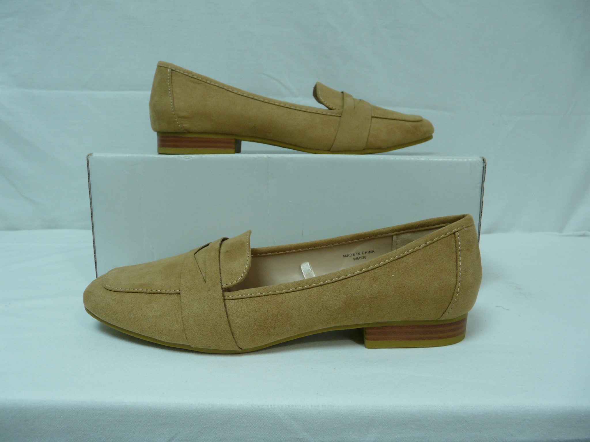Voir photo 2 de C144 - Mocassins effet daim - Kiabi - Pointure 38 C144 - Mocassins effet daim - Kiabi - Pointure 38 Très bon état reconditionné photo 2