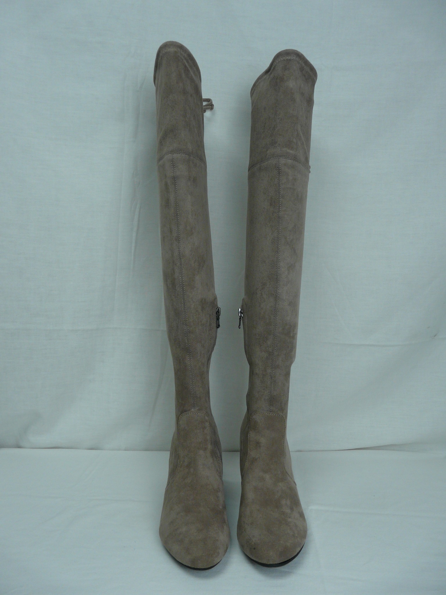 Voir photo 3 de C240 - Bottes effet daim - Angela Thompson - Pointure 41 C240 - Bottes effet daim - Angela Thompson - Pointure 41 Bon état reconditionné photo 3