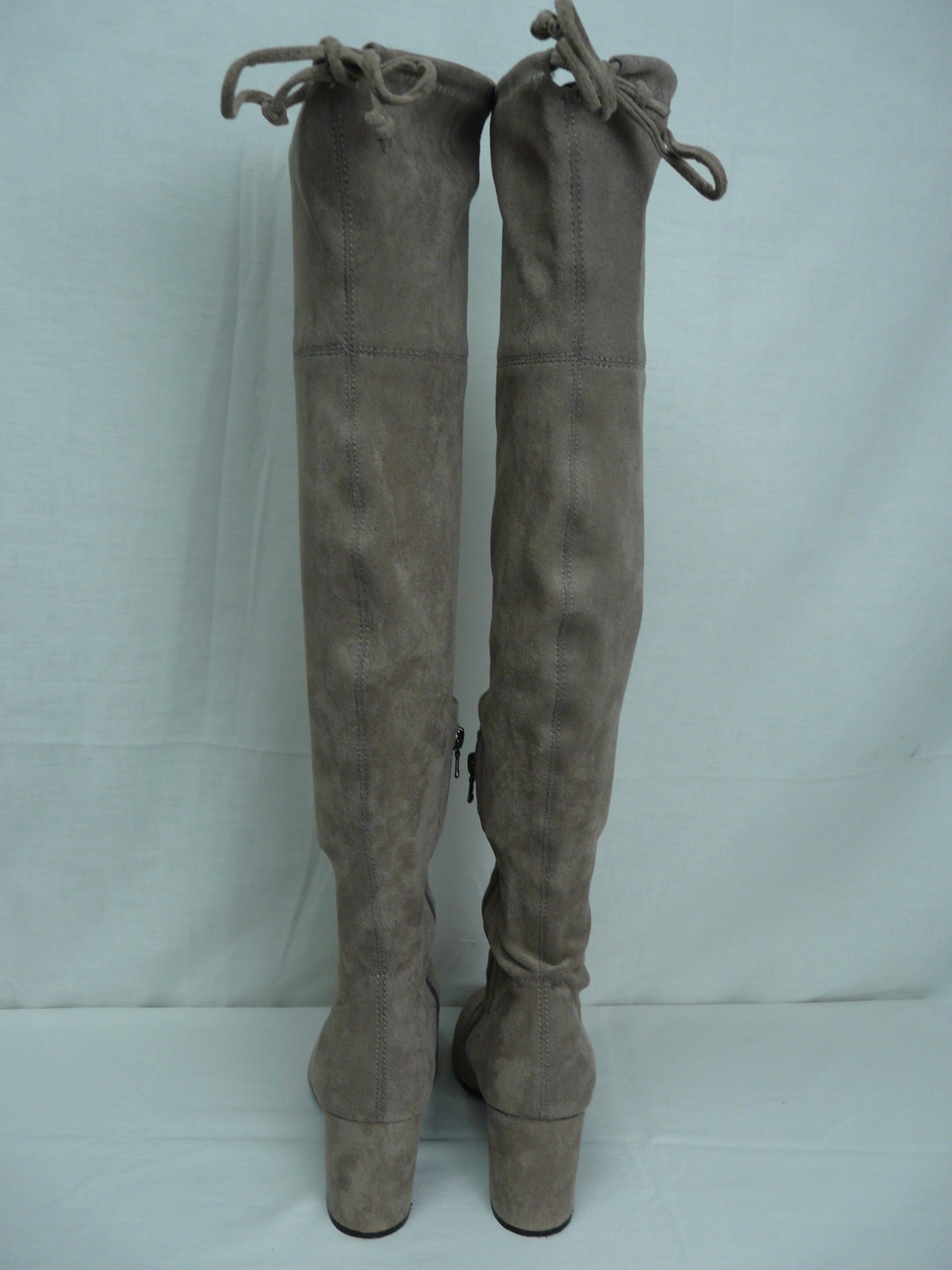 Voir photo 4 de C240 - Bottes effet daim - Angela Thompson - Pointure 41 C240 - Bottes effet daim - Angela Thompson - Pointure 41 Bon état reconditionné photo 4
