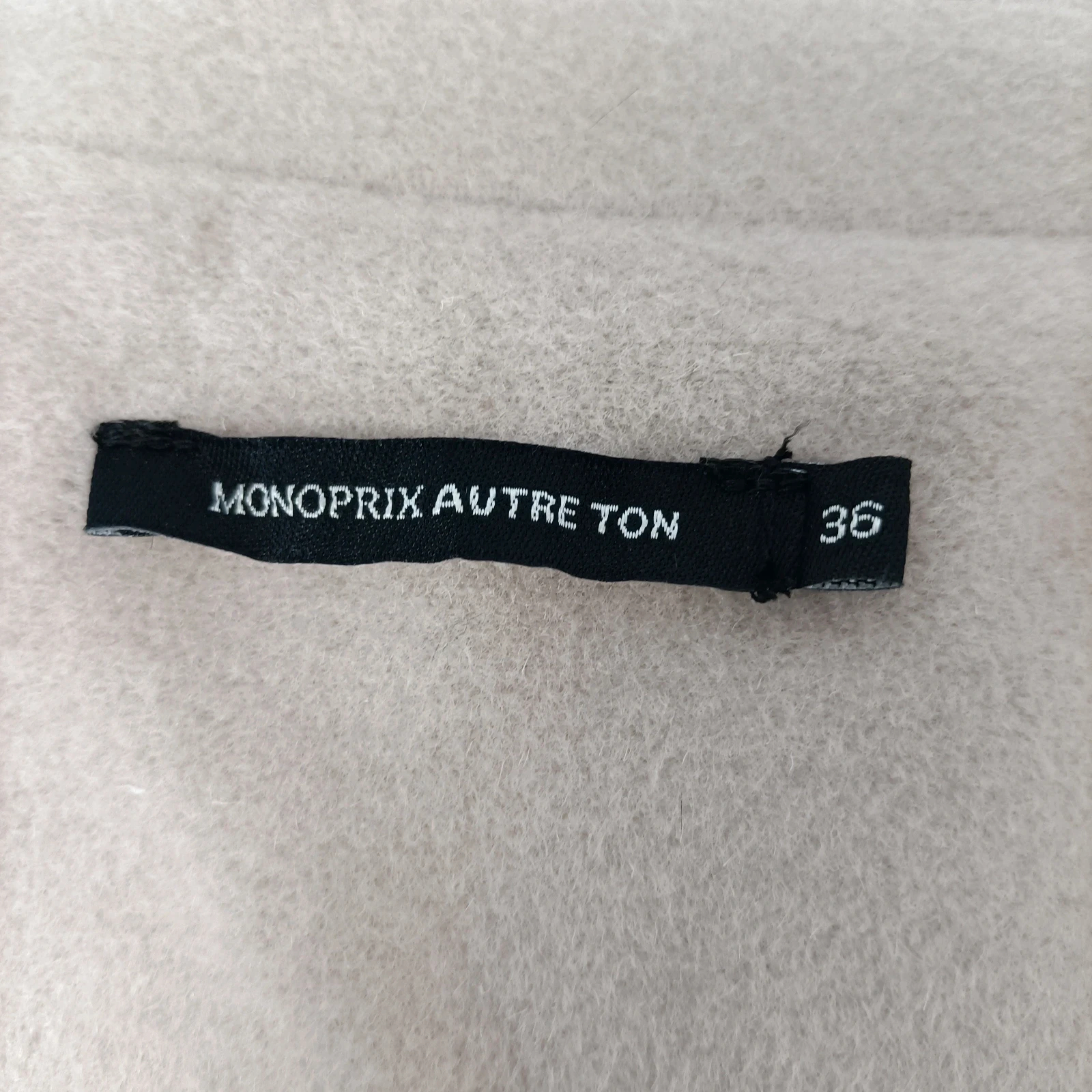 Voir photo 6 de Caban, manteau long femme beige rosé Monoprix Autre Ton Caban, manteau long femme beige rosé Monoprix Autre Ton Très bon état reconditionné photo 6