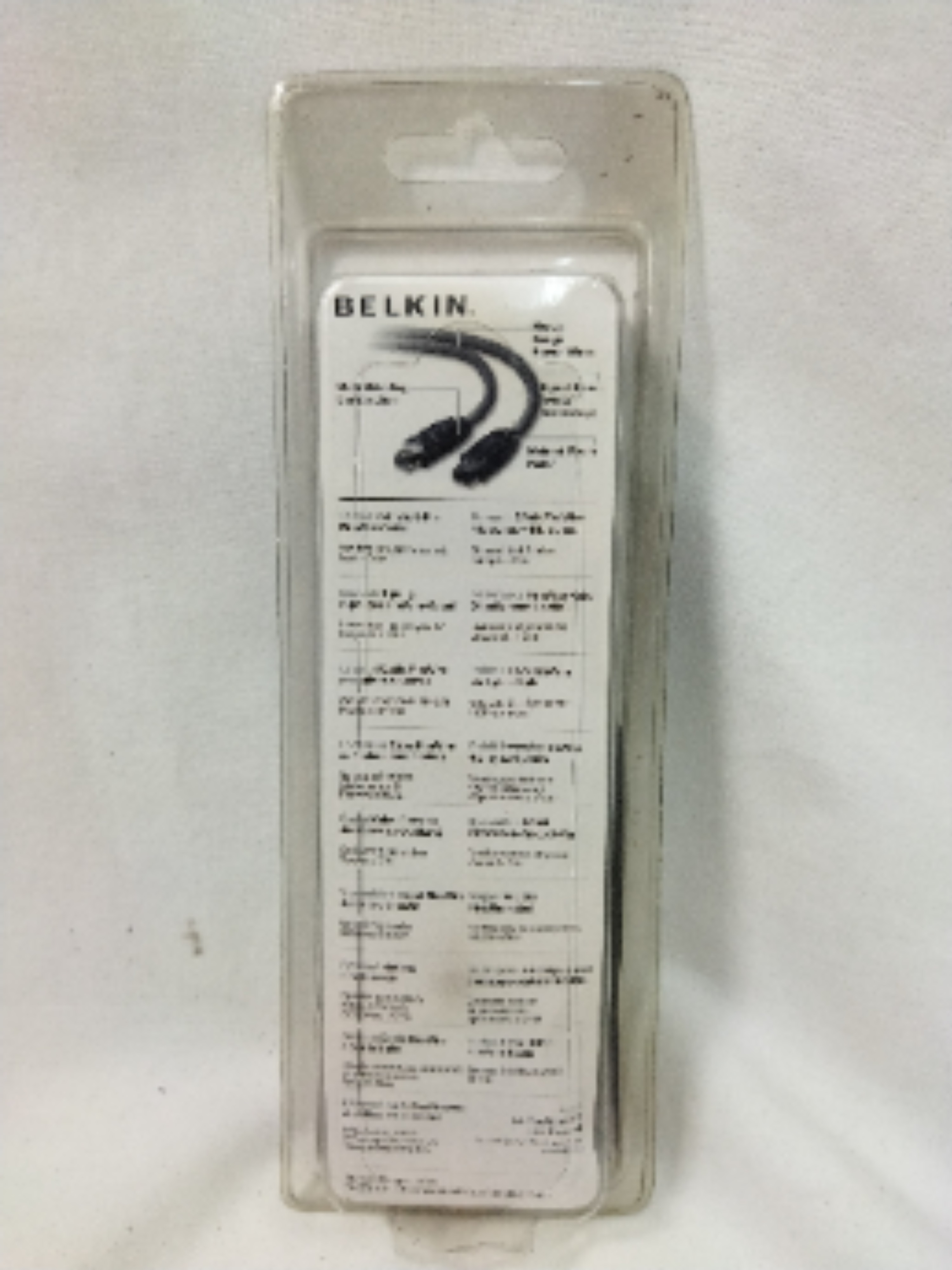 Voir photo 2 de Câble FireWire Belkin 4 broches-6 broches Mâle/mâle 1,8m Câble FireWire Belkin 4 broches-6 broches Mâle/mâle 1,8m neuf reconditionné photo 2