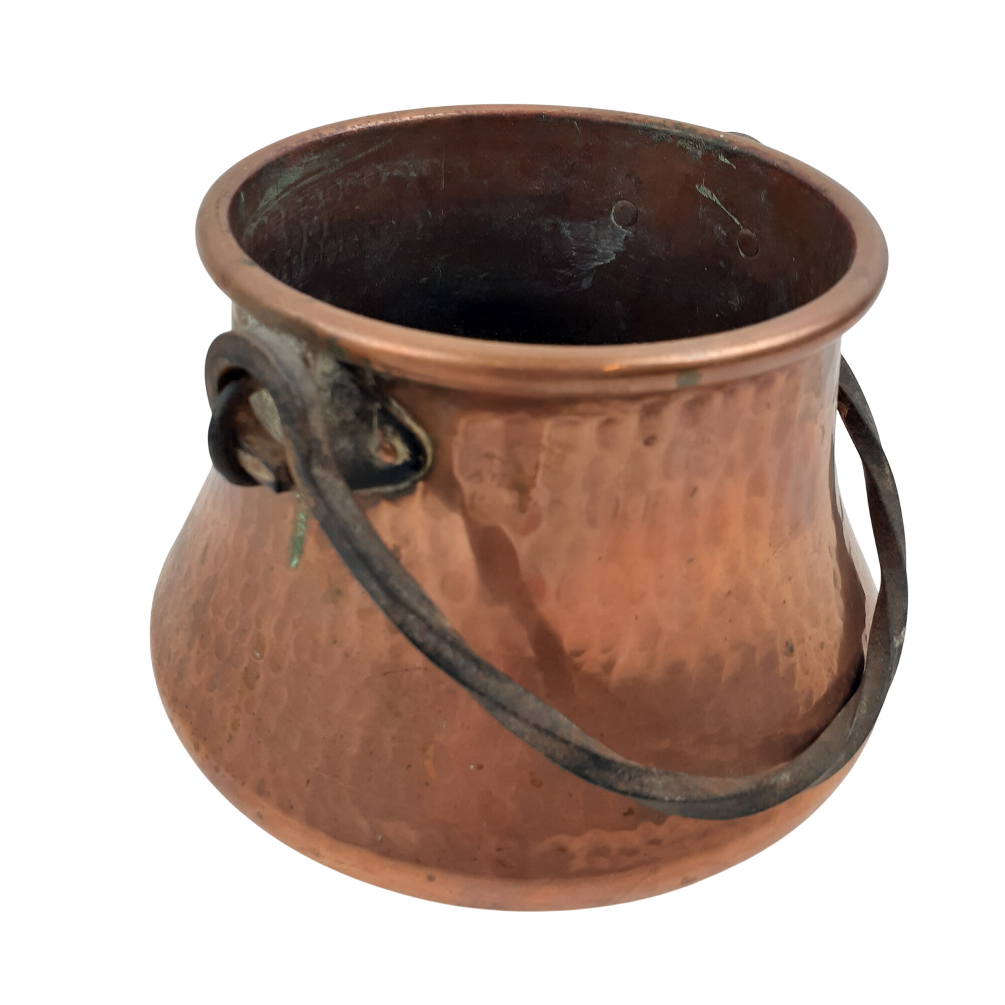 Cache pot en cuivre Très bon état - 11,00 € Cache pot en cuivre Très bon état reconditionné disponible sur Label Emmaüs