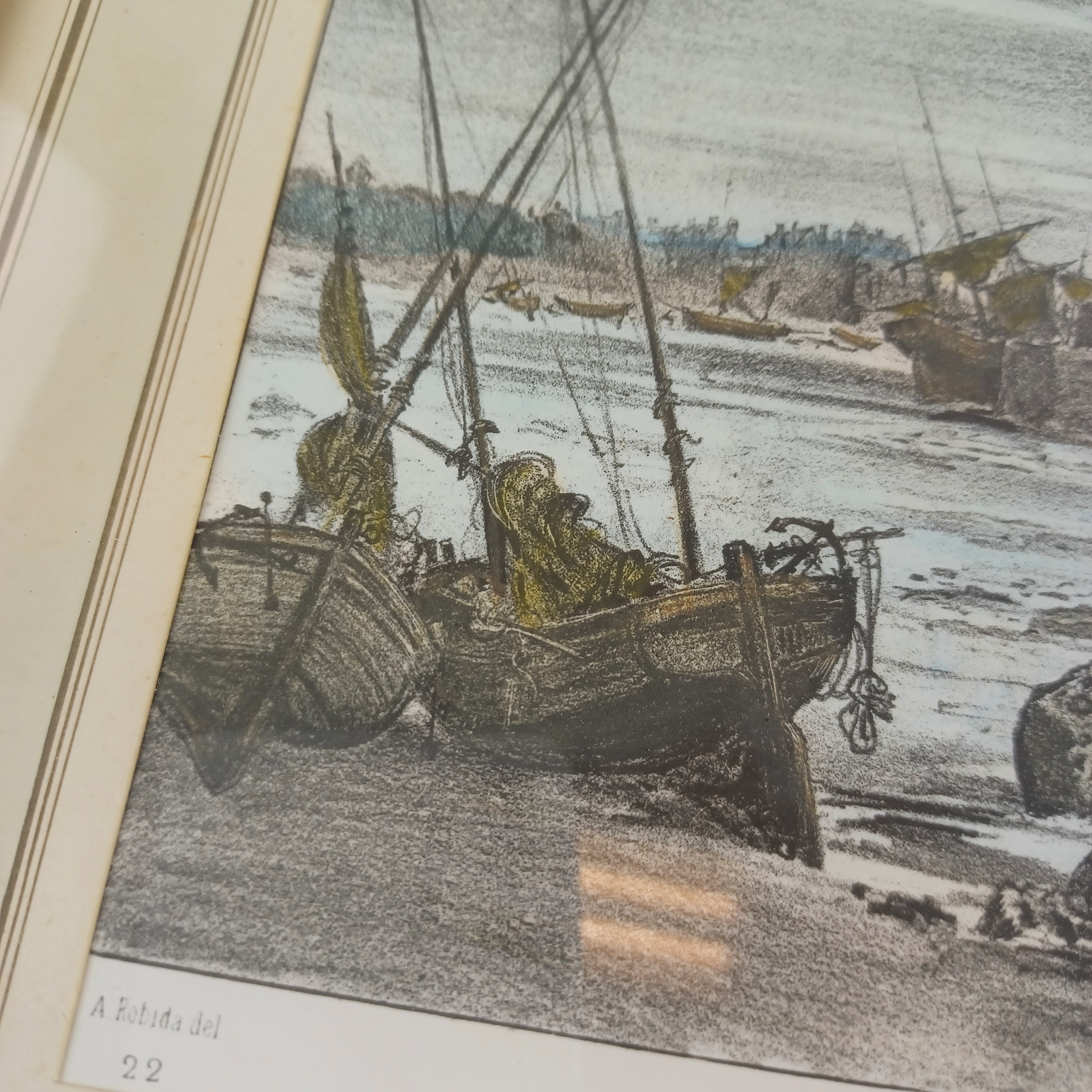 Voir photo 5 de Cadre d'un dessin au crayon de couleur de Roscoff, le port de 27x33 cm Cadre d'un dessin au crayon de couleur de Roscoff, le port de 27x33 cm Très bon état reconditionné photo 5