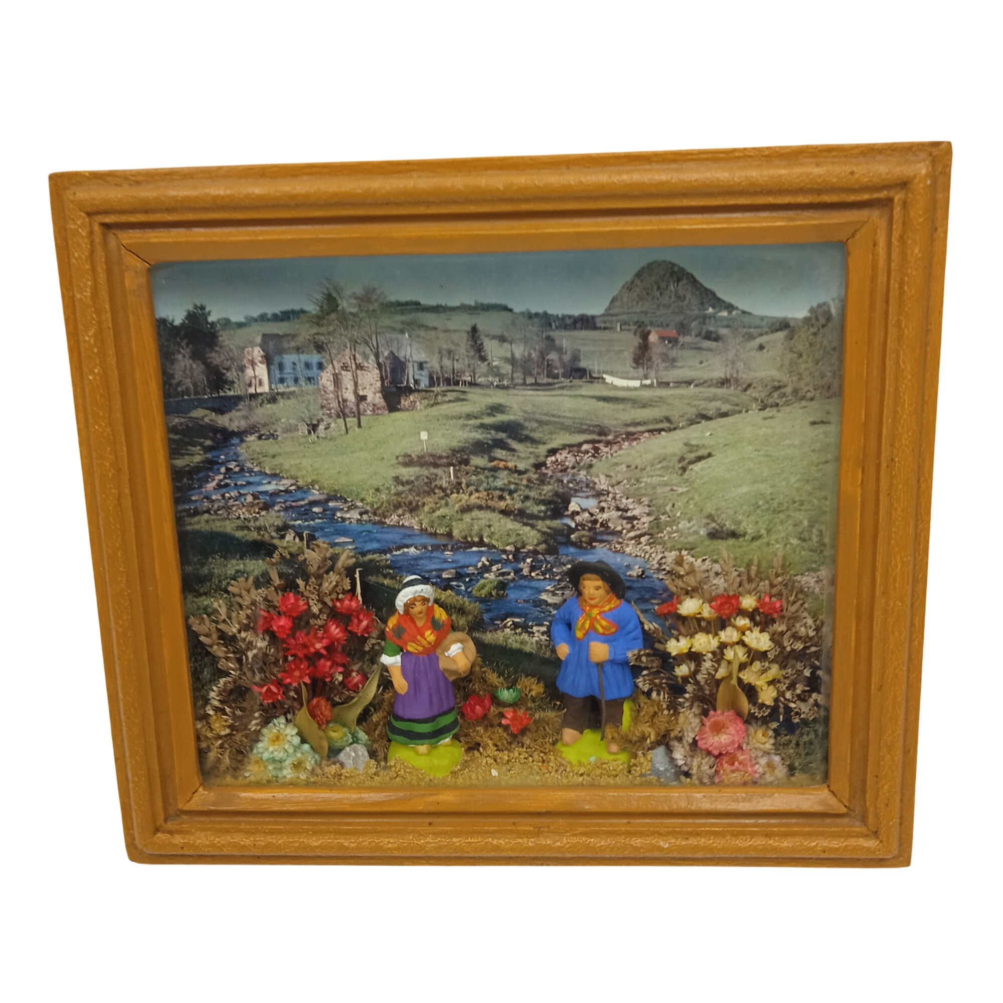 Acheter Cadre Santons Décor Folklore État correct - 10,00 € Cadre Santons Décor Folklore État correct reconditionné disponible sur Label Emmaüs
