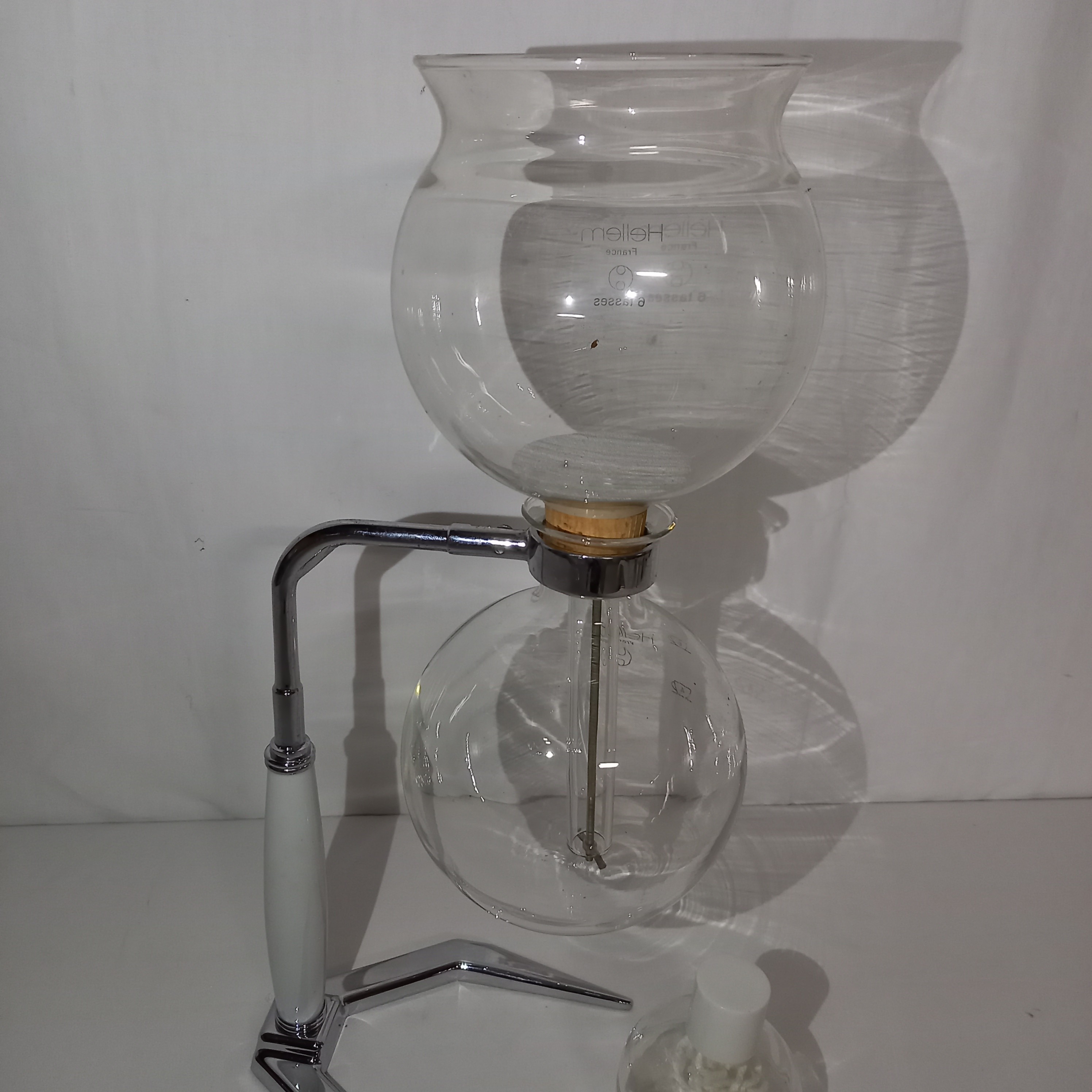 Voir photo 3 de Cafetière à dépression Hellem années 60 anciennes en verre très bon état Cafetière à dépression Hellem années 60 anciennes en verre très bon état Bon état reconditionné photo 3