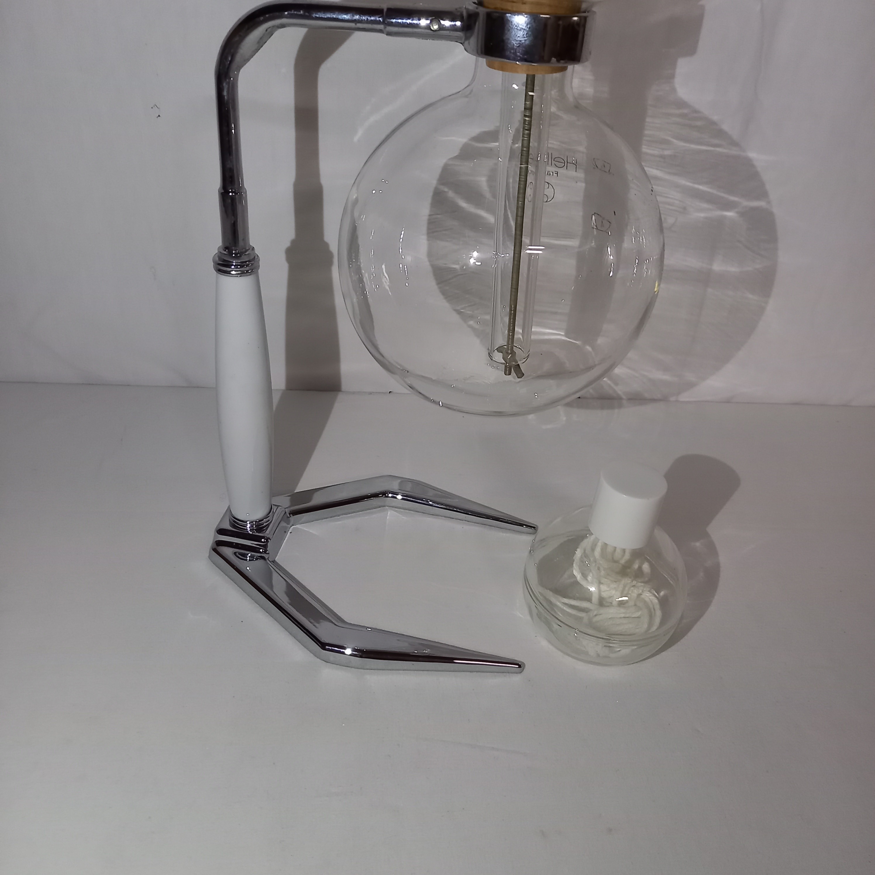 Voir photo 6 de Cafetière à dépression Hellem années 60 anciennes en verre très bon état Cafetière à dépression Hellem années 60 anciennes en verre très bon état Bon état reconditionné photo 6