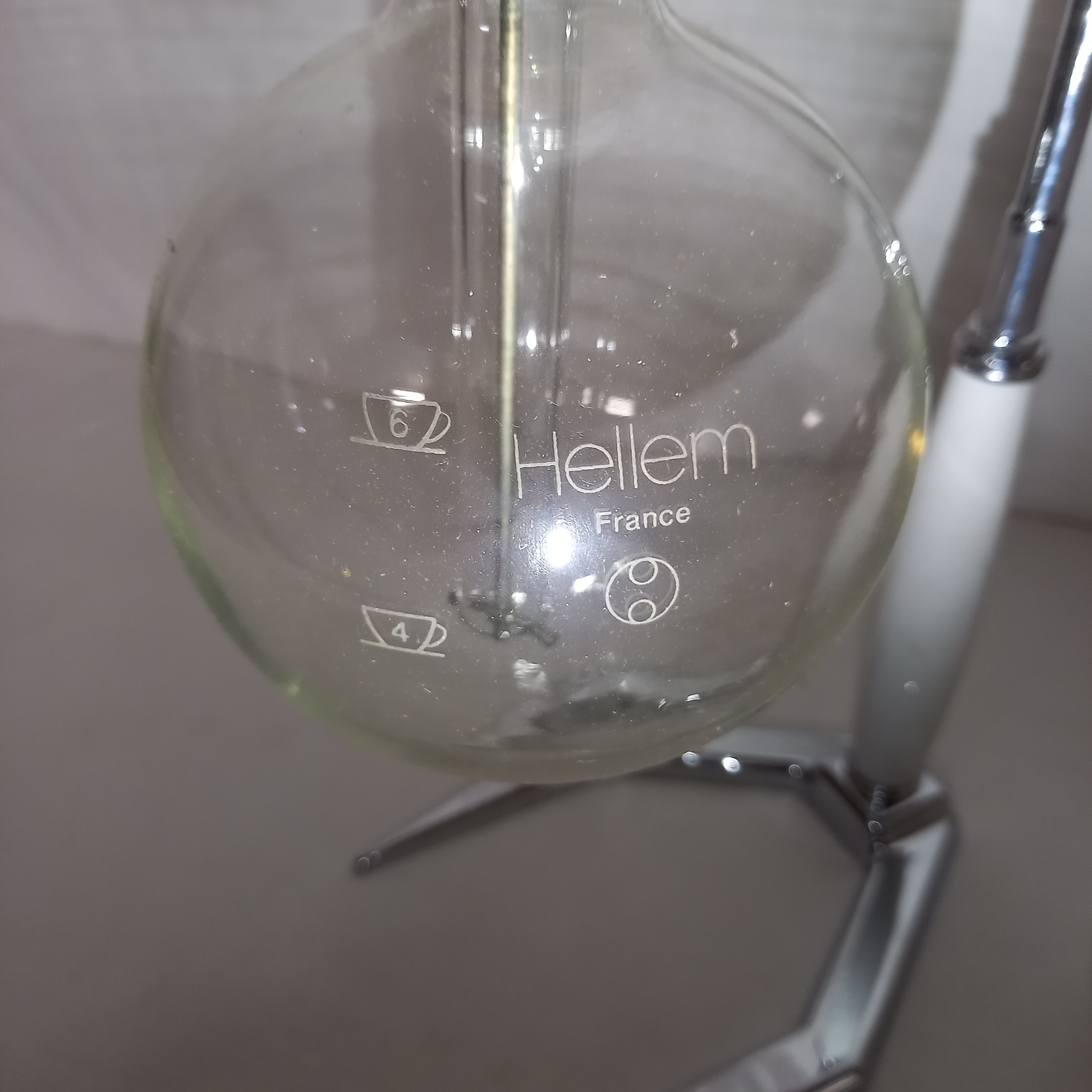 Voir photo 7 de Cafetière à dépression Hellem années 60 anciennes en verre très bon état Cafetière à dépression Hellem années 60 anciennes en verre très bon état Bon état reconditionné photo 7