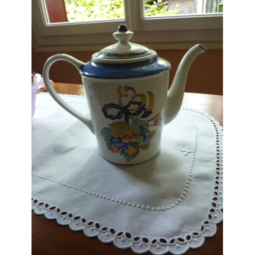 Cafetiere Bernardaud Borghese Coffee Pot occasion - 249,00 € Cafetiere Bernardaud Borghese Coffee Pot occasion reconditionné disponible sur Rakuten