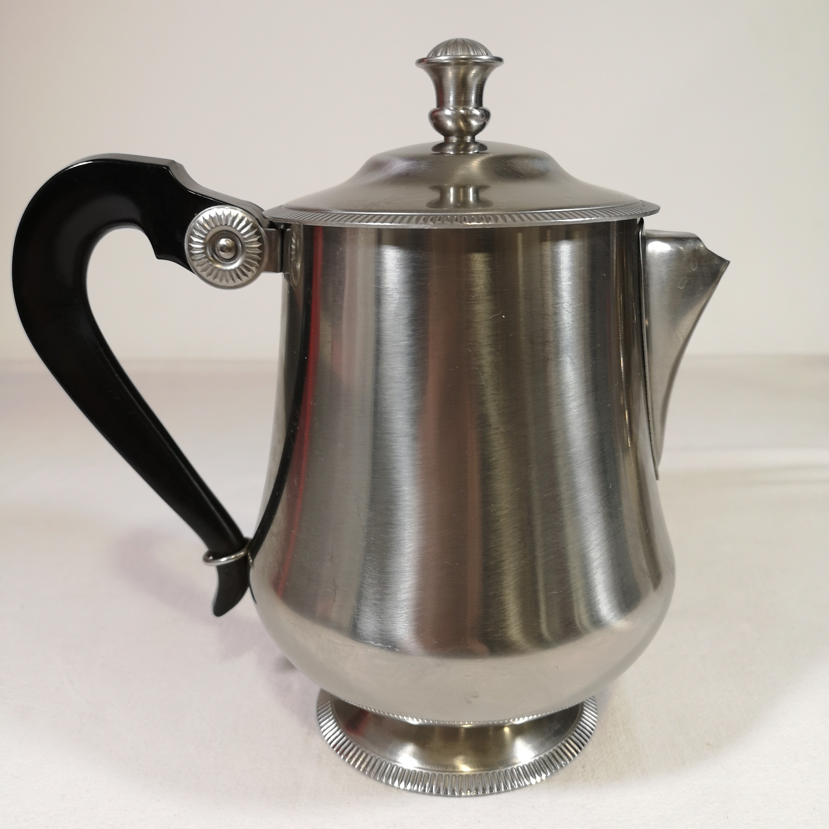 Voir photo 2 de Cafetière et sucrier Vintage en Inox Létang Remy Cafetière et sucrier Vintage en Inox Létang Remy Bon état reconditionné photo 2