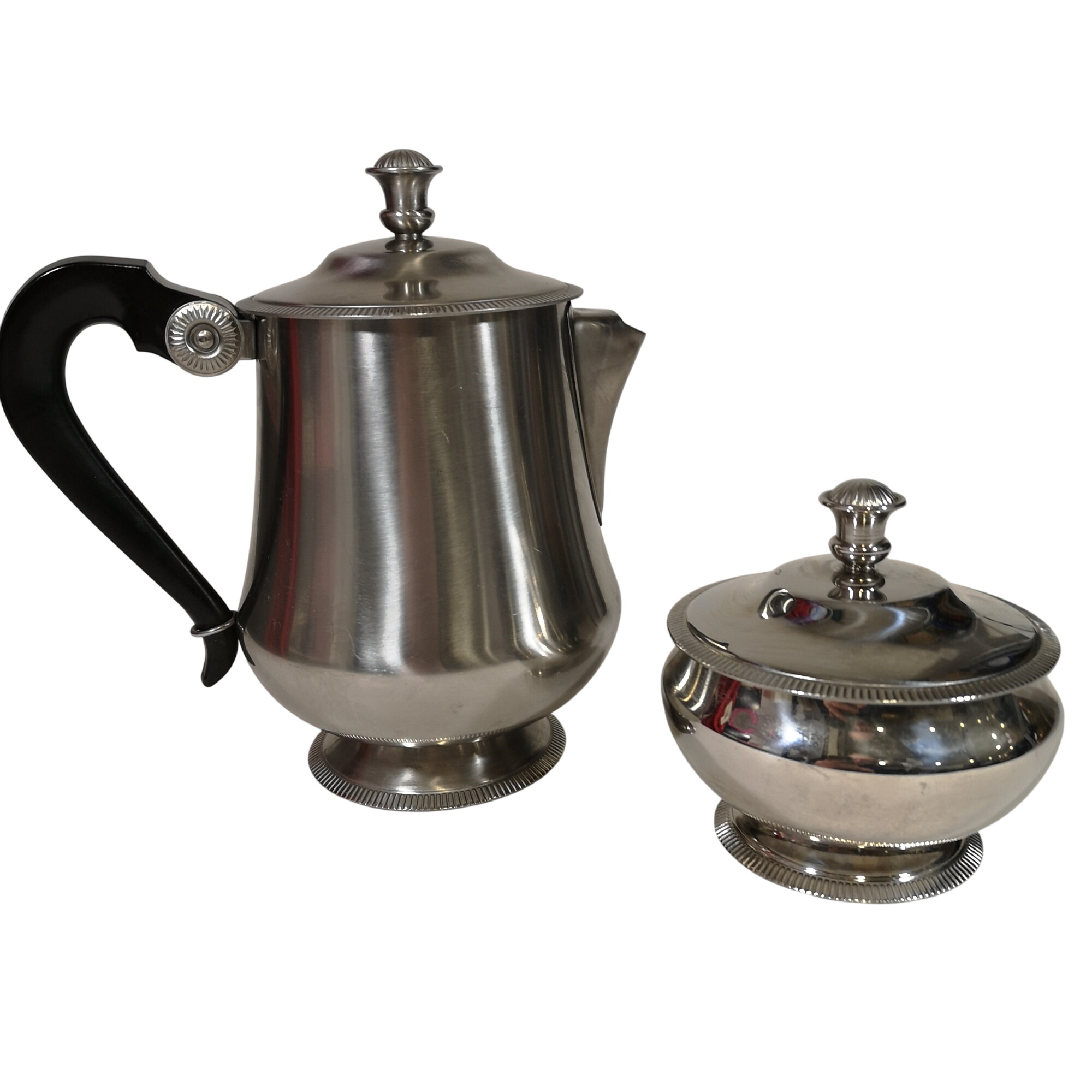 Cafetière et sucrier Vintage en Inox Létang Remy Bon état - 15,40 € Cafetière et sucrier Vintage en Inox Létang Remy Bon état reconditionné disponible sur Label Emmaüs