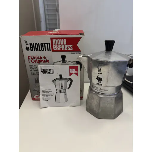 Cafetière Italienne Bialetti Moka Express 3 Tasses Bon État Bon état reconditionné disponible sur Rakuten