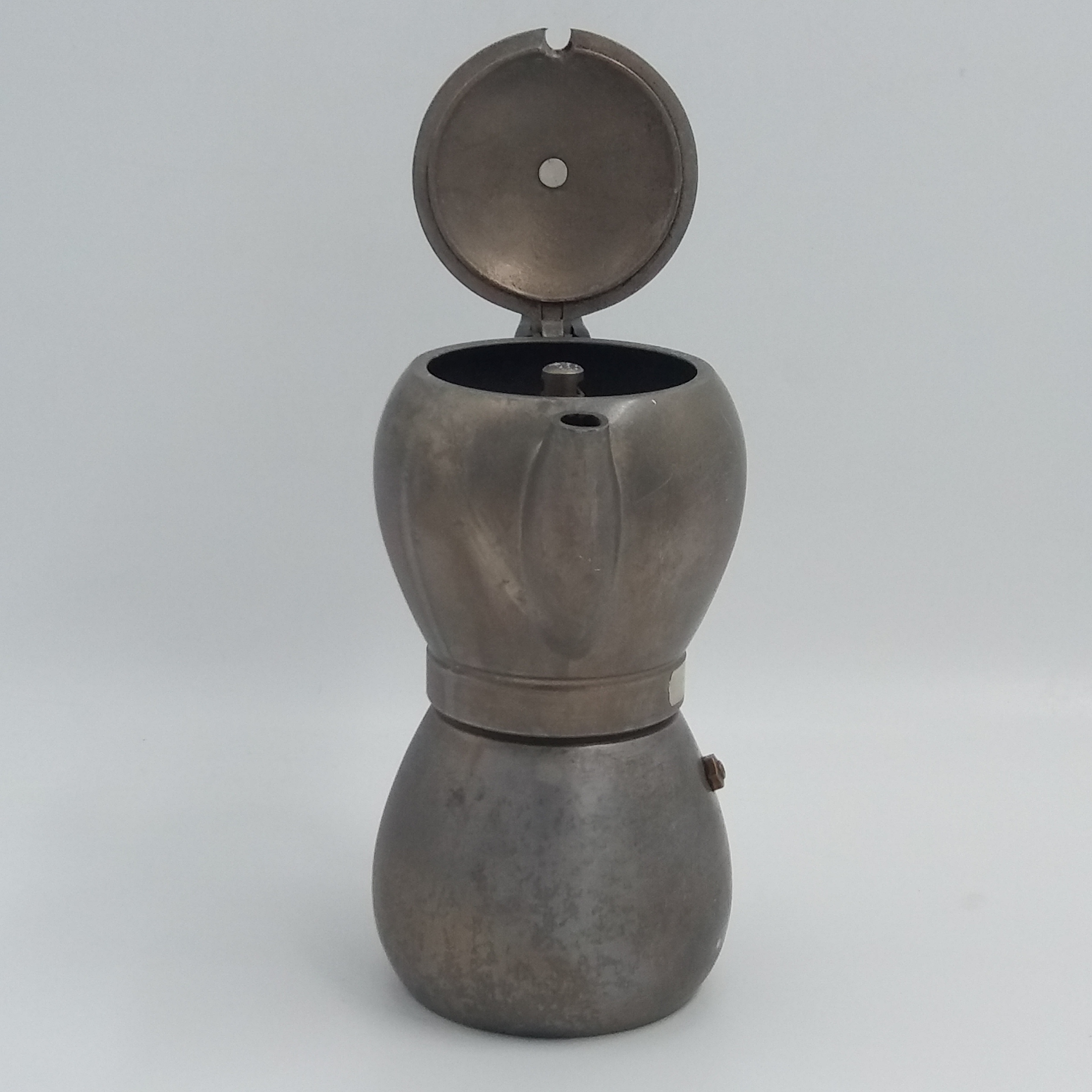 Voir photo 2 de Cafetière italienne expresso « La Signora ». Vintage 50’- 60’. Aluminium et bakélite. Cafetière italienne expresso « La Signora ». Vintage 50’- 60’. Aluminium et bakélite. Bon état reconditionné photo 2