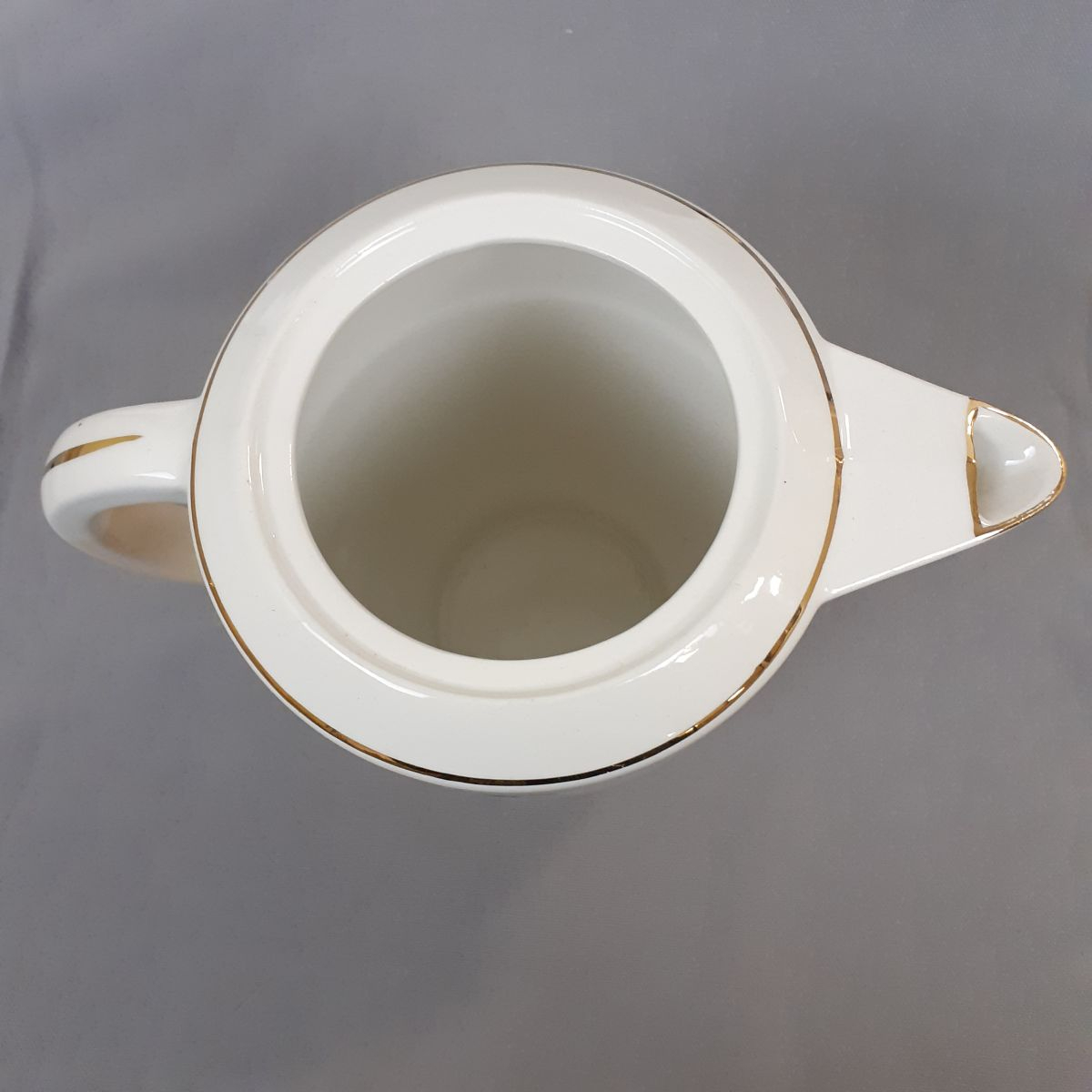 Voir photo 5 de Cafetière - Semi porcelaine - Année 50/60 - Saint Amand Orchies Cafetière - Semi porcelaine - Année 50/60 - Saint Amand Orchies Très bon état reconditionné photo 5