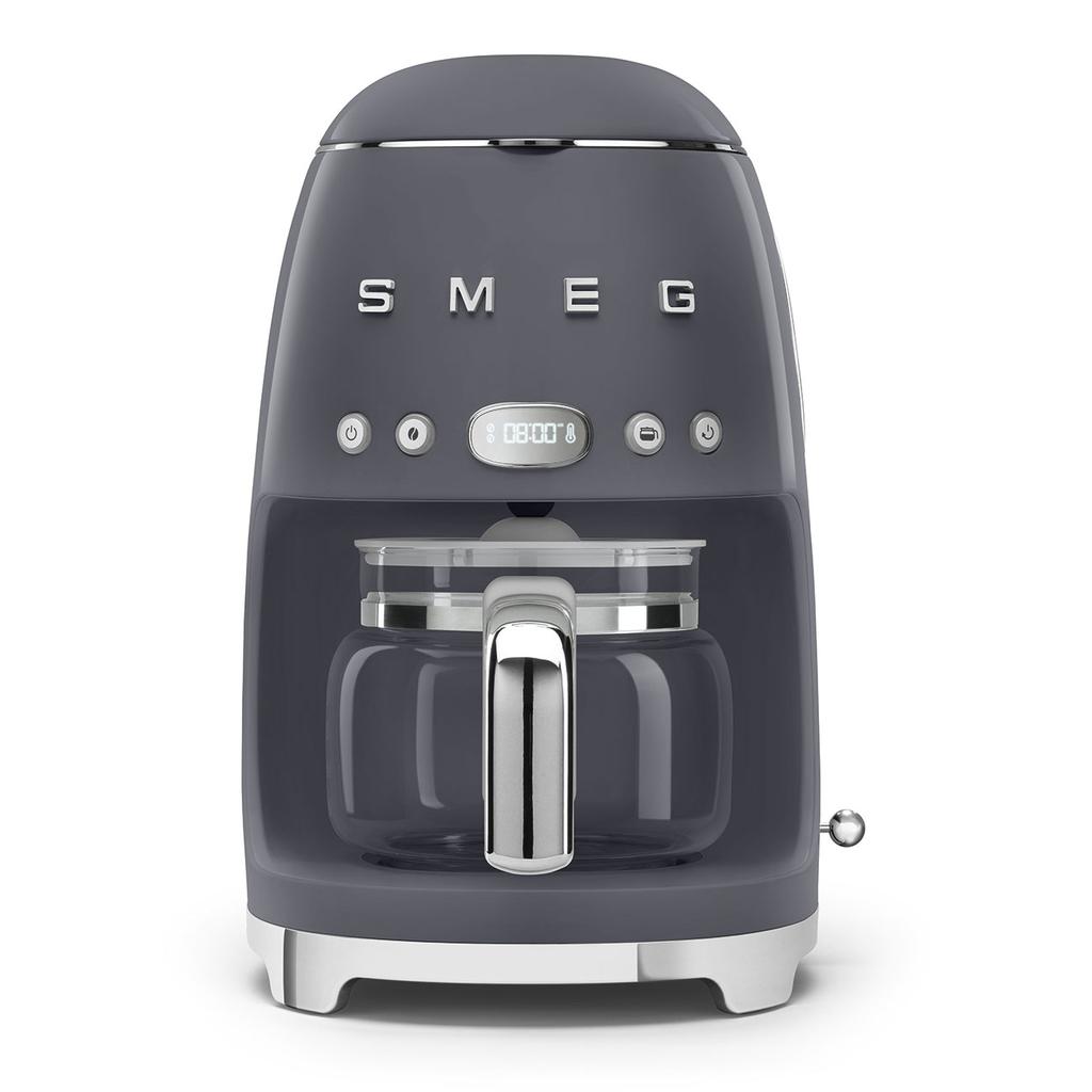 Cafetière Smeg DCF02GRUK L - Gris Reconditionné - 180,00 € Cafetière Smeg DCF02GRUK L - Gris Reconditionné Smeg reconditionné disponible sur Backmarket