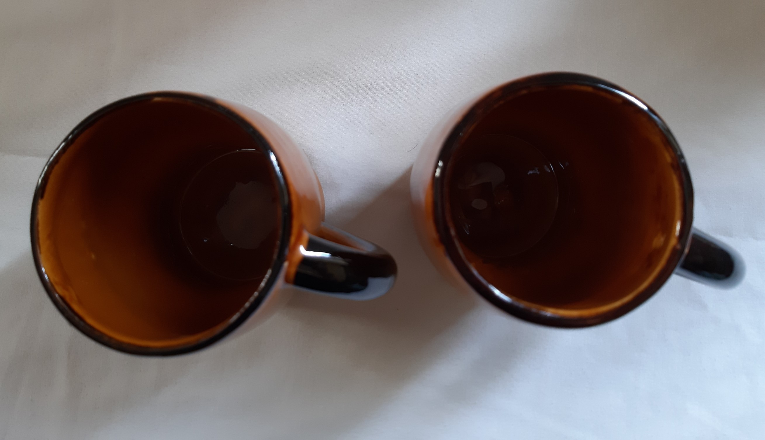 Voir photo 6 de Cafetière, Théière en céramique tournée main, avec ses 2 tasses, signée, vintage Cafetière, Théière en céramique tournée main, avec ses 2 tasses, signée, vintage Bon état reconditionné photo 6