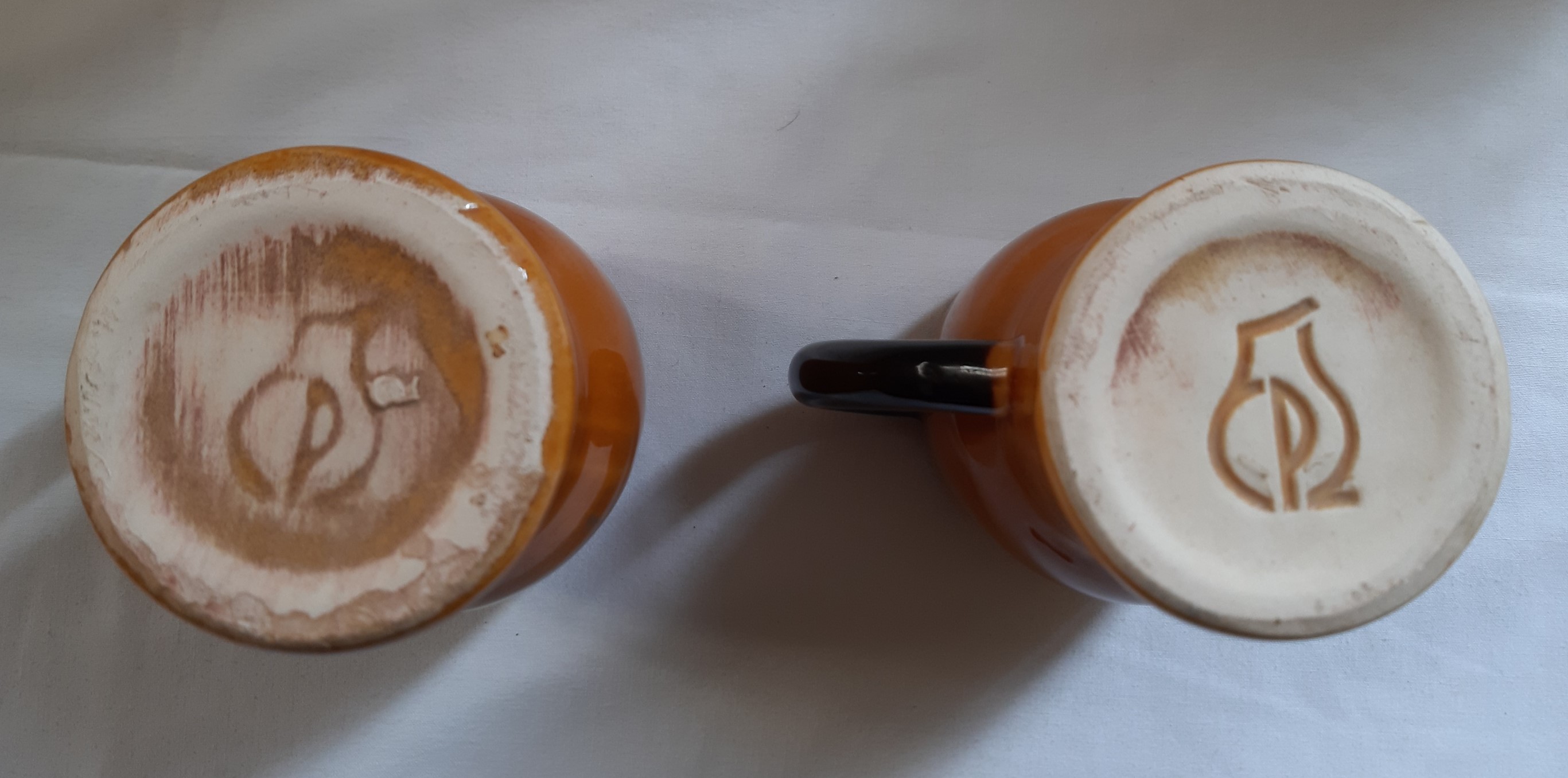 Voir photo 7 de Cafetière, Théière en céramique tournée main, avec ses 2 tasses, signée, vintage Cafetière, Théière en céramique tournée main, avec ses 2 tasses, signée, vintage Bon état reconditionné photo 7