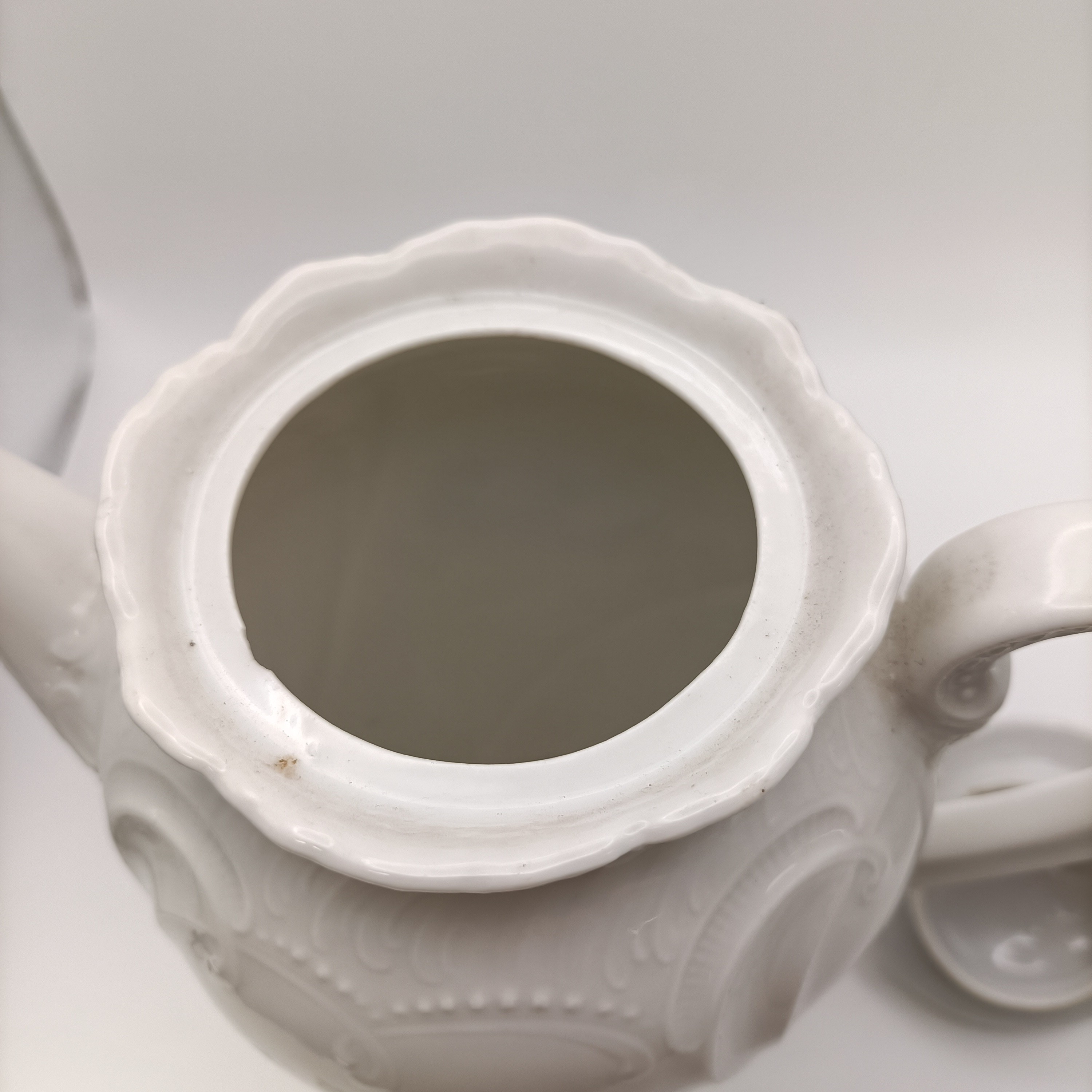 Voir photo 15 de Cafetière théière faïence blanche décor floral rose style romantique 23 cm Cafetière théière faïence blanche décor floral rose style romantique 23 cm reconditionné photo 15