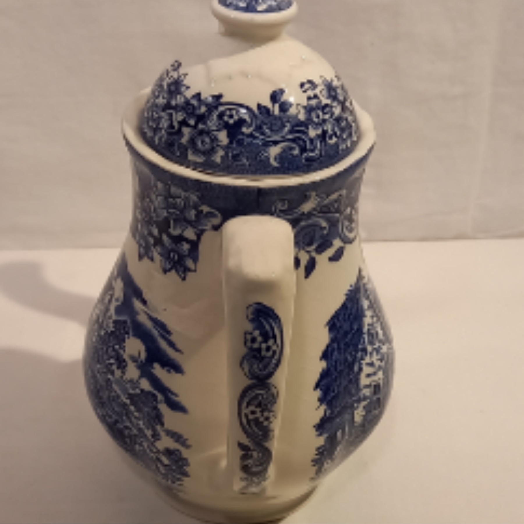 Voir photo 3 de Cafetière / théière vintage RoyalTudor Ware , série Angleterre du XVIIe siècle , vaisselle anglaise en perre de fer , fabriqué en angleterre. Cafetière / théière vintage RoyalTudor Ware , série Angleterre du XVIIe siècle , vaisselle anglaise en perre de fer , fabriqué en angleterre. Bon état reconditionné photo 3